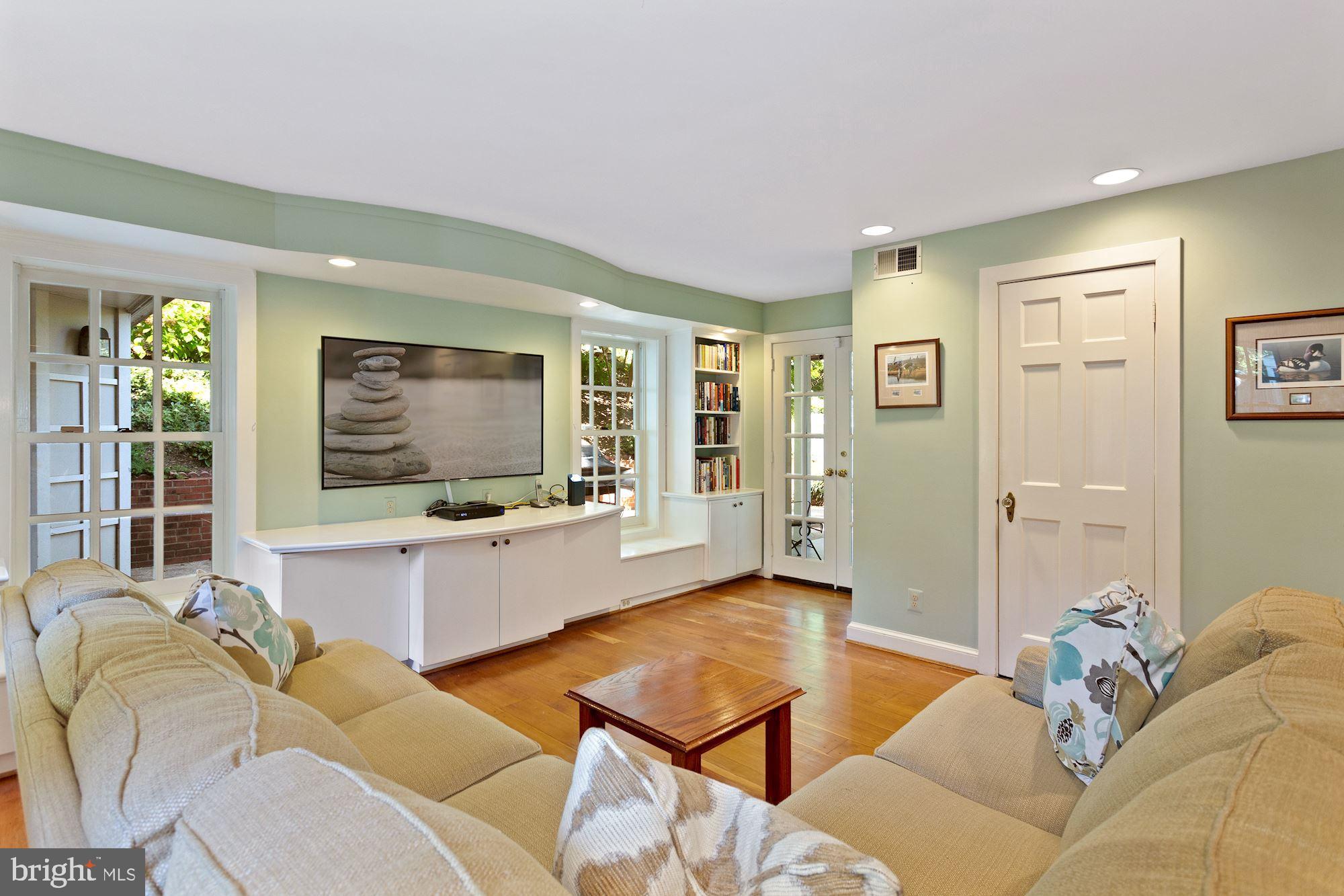 ROLLINGWOOD - Residential