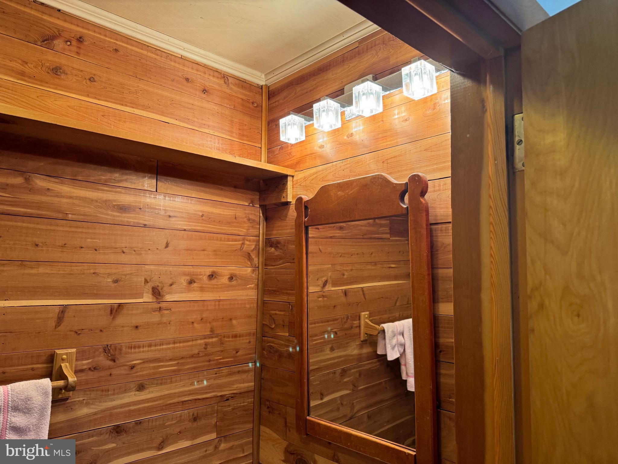 OAKWOOD - Residential