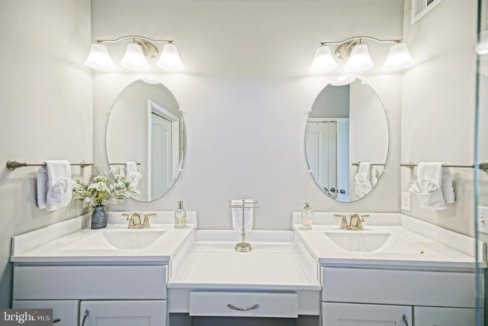 Lewes, Delaware 19958, United States, 3 Bedrooms Bedrooms, ,3 BathroomsBathrooms,Residential,Contingent,202623