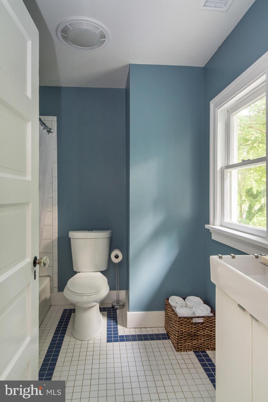 EASTPORT - Residential