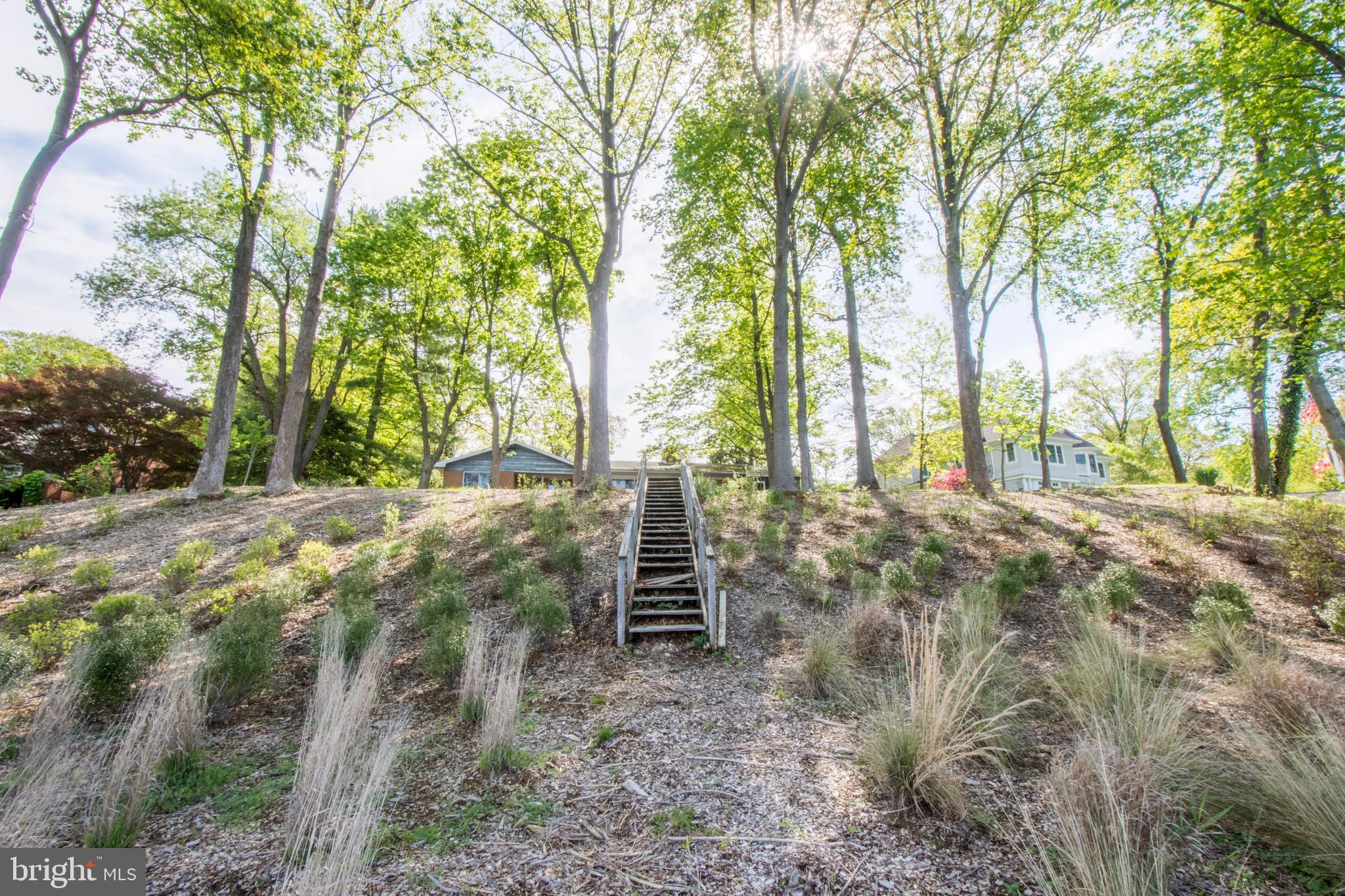 HIDDEN POINT - Residential