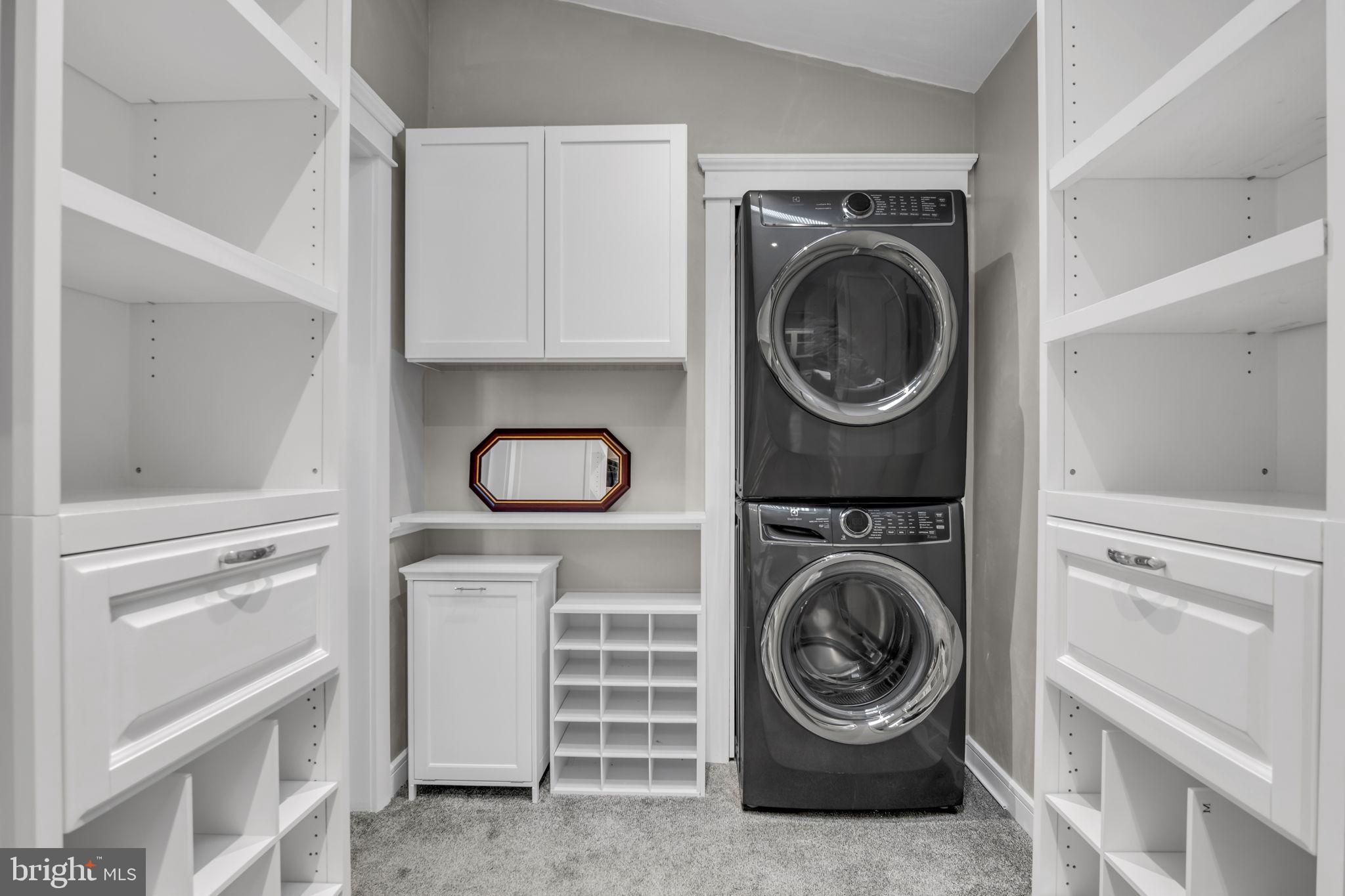 LAKE HERITAGE - Residential