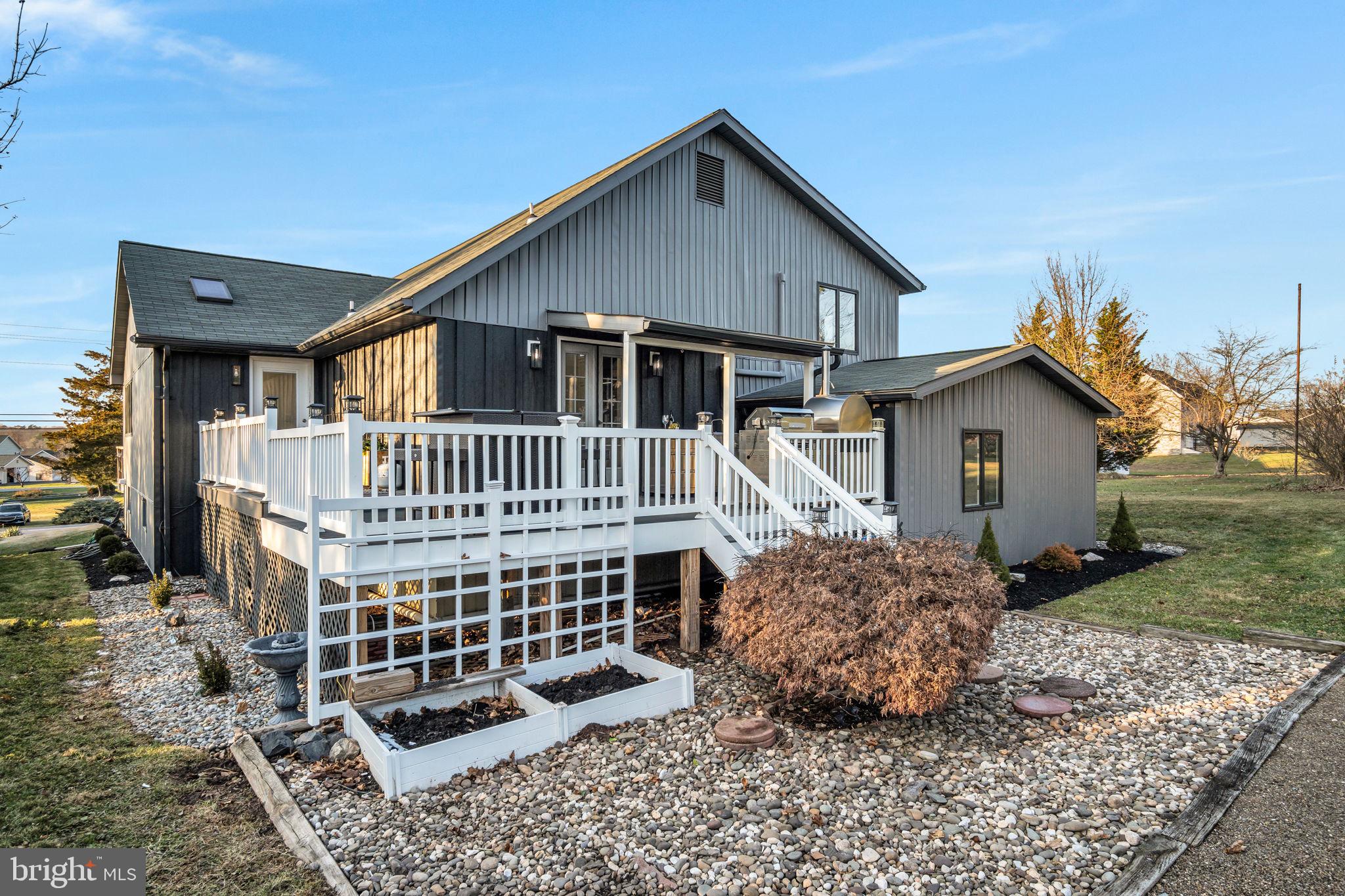 LAKE HERITAGE - Residential