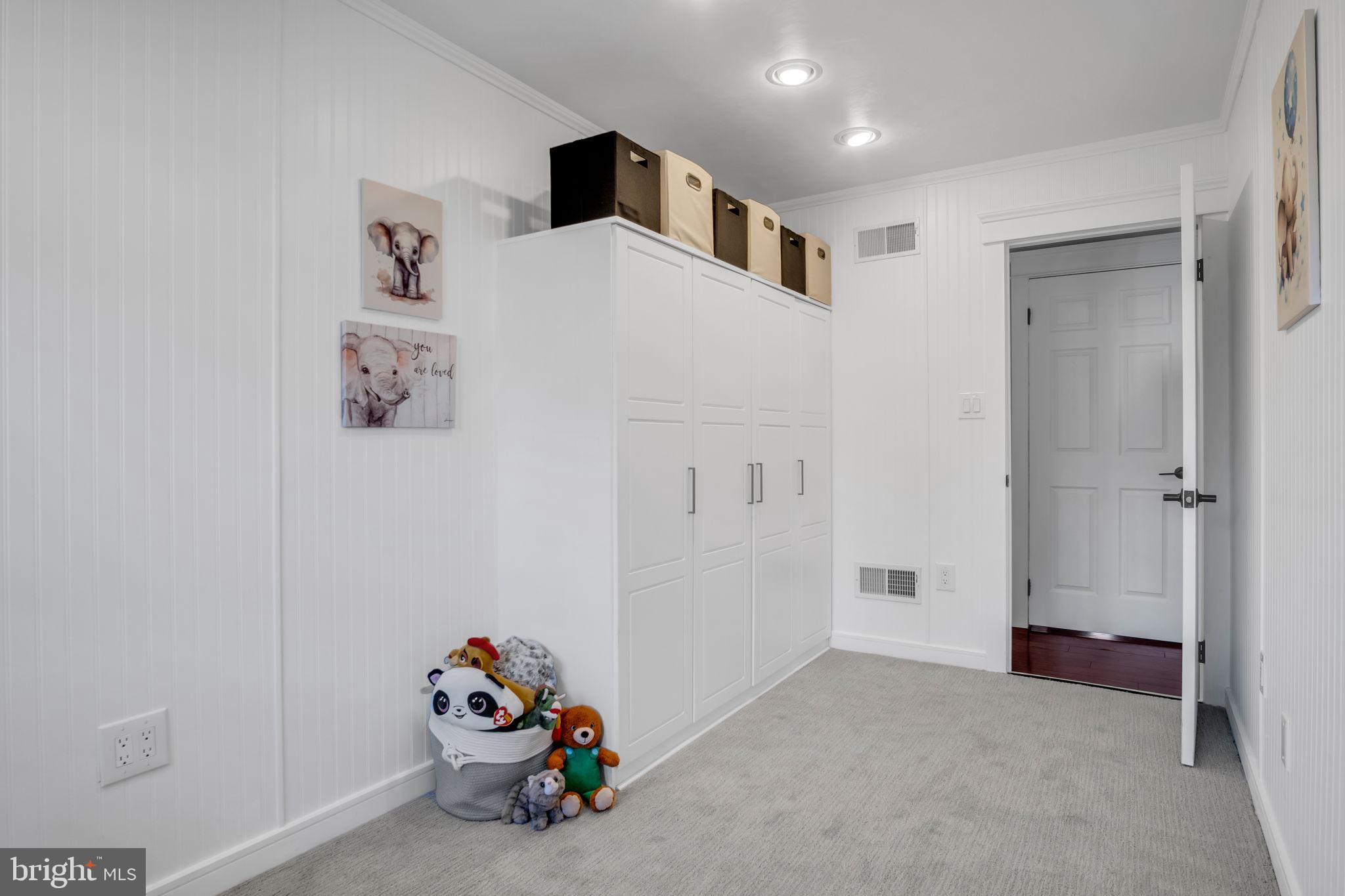 LAKE HERITAGE - Residential