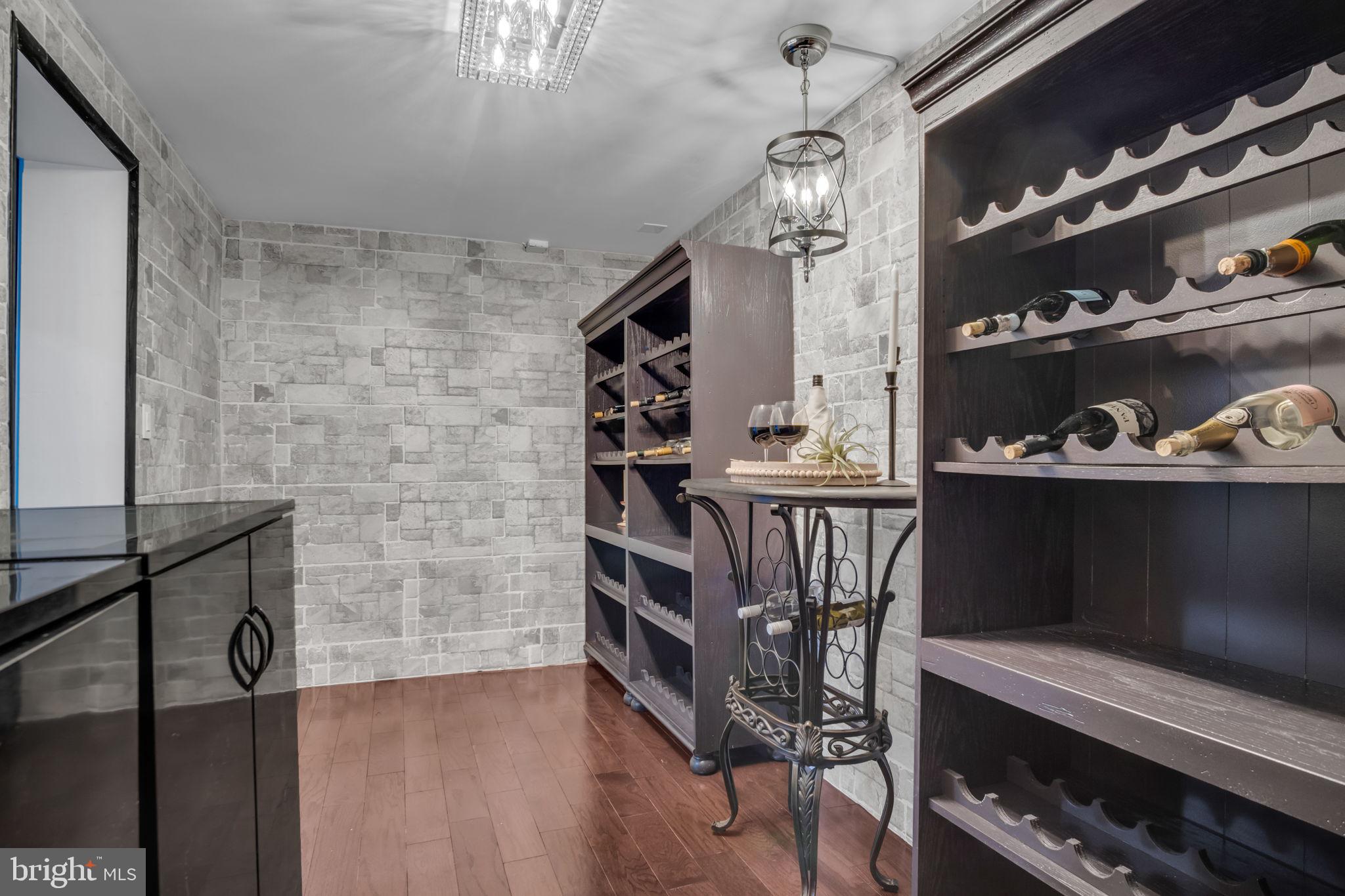 LAKE HERITAGE - Residential