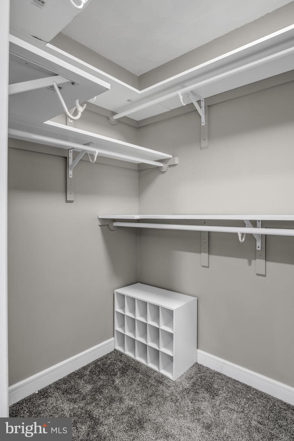 LAKE HERITAGE - Residential