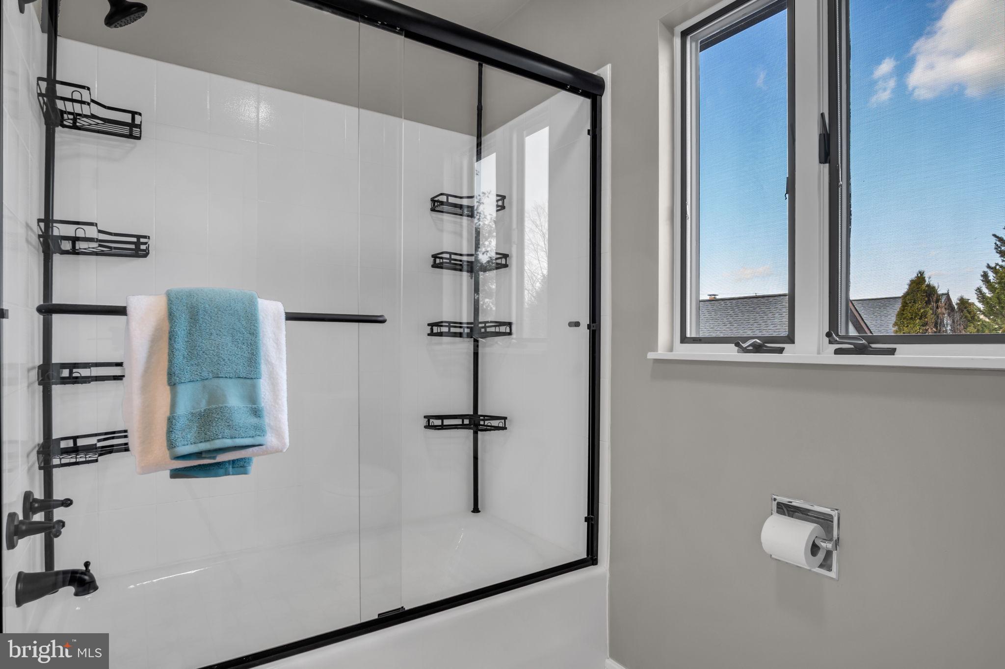 LAKE HERITAGE - Residential