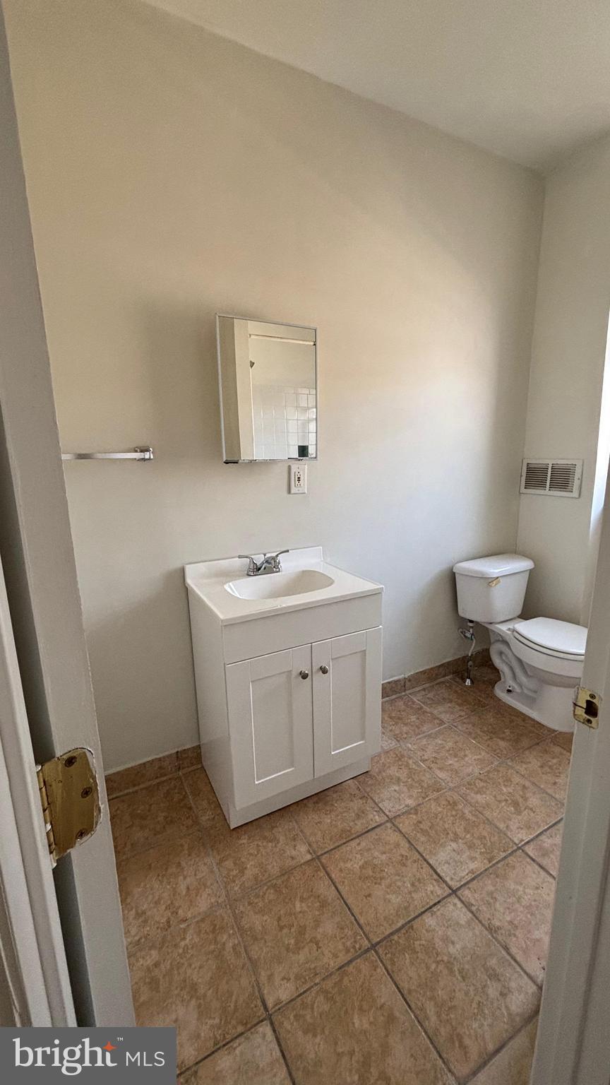 UNIVERSITY CITY - Residential Income