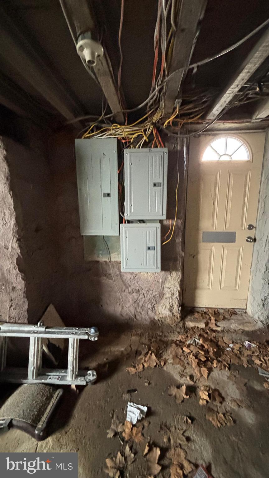 UNIVERSITY CITY - Residential Income