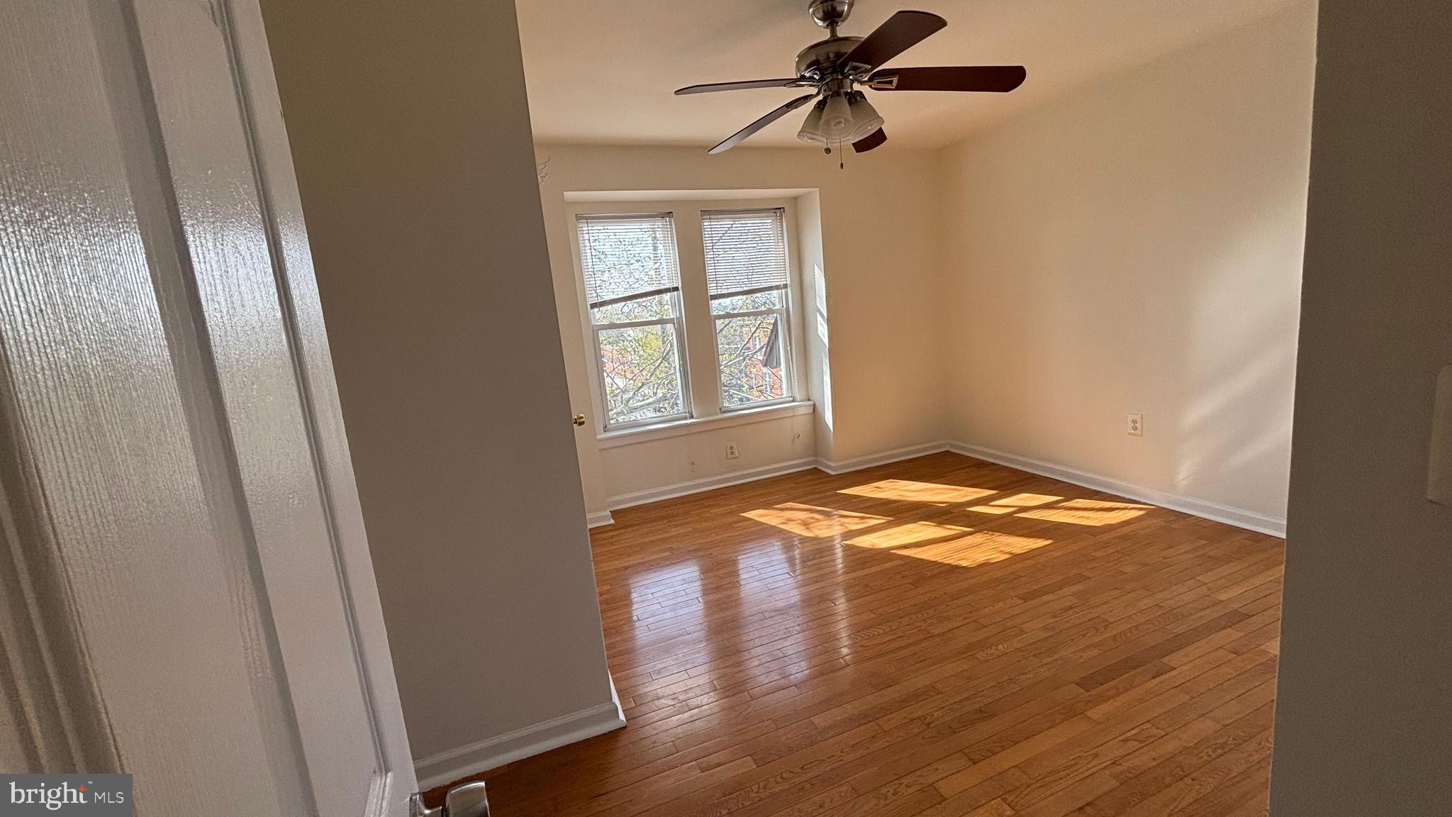 UNIVERSITY CITY - Residential Income