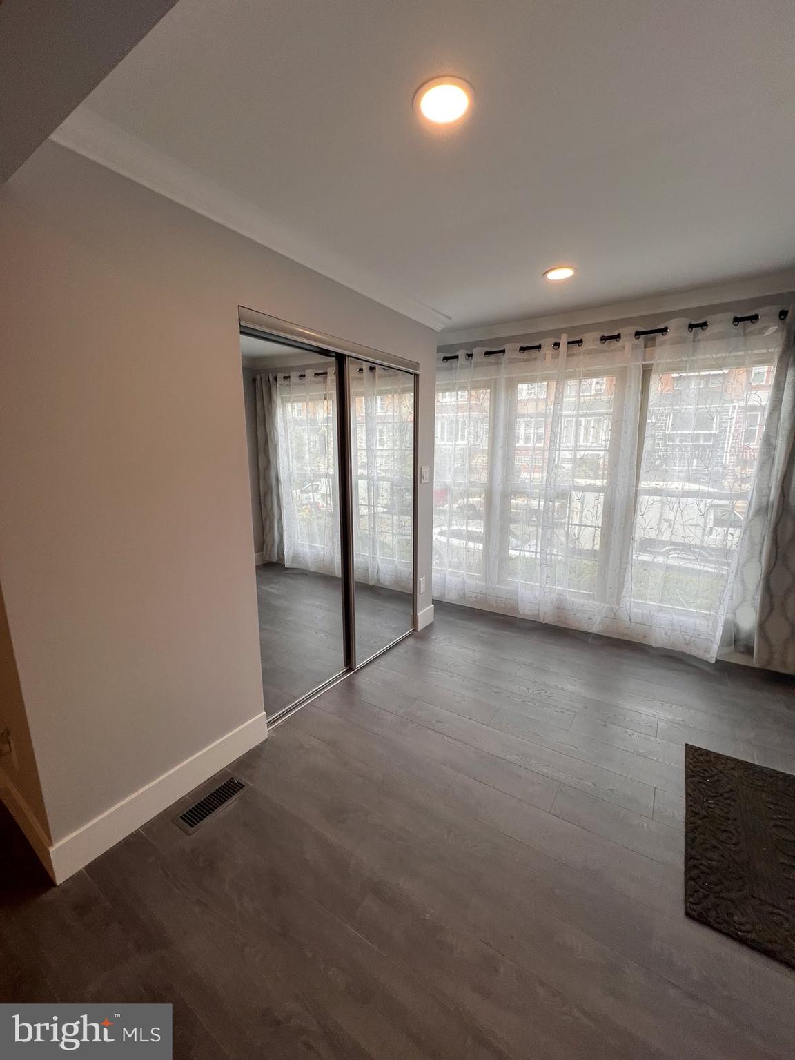 WEST OAK LANE - Residential