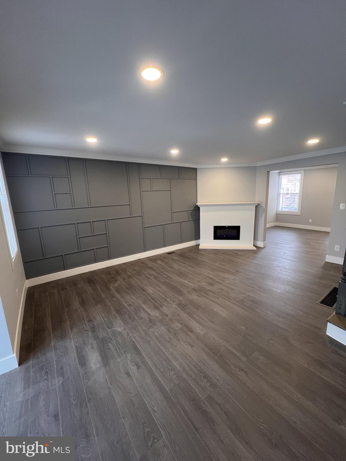 WEST OAK LANE - Residential