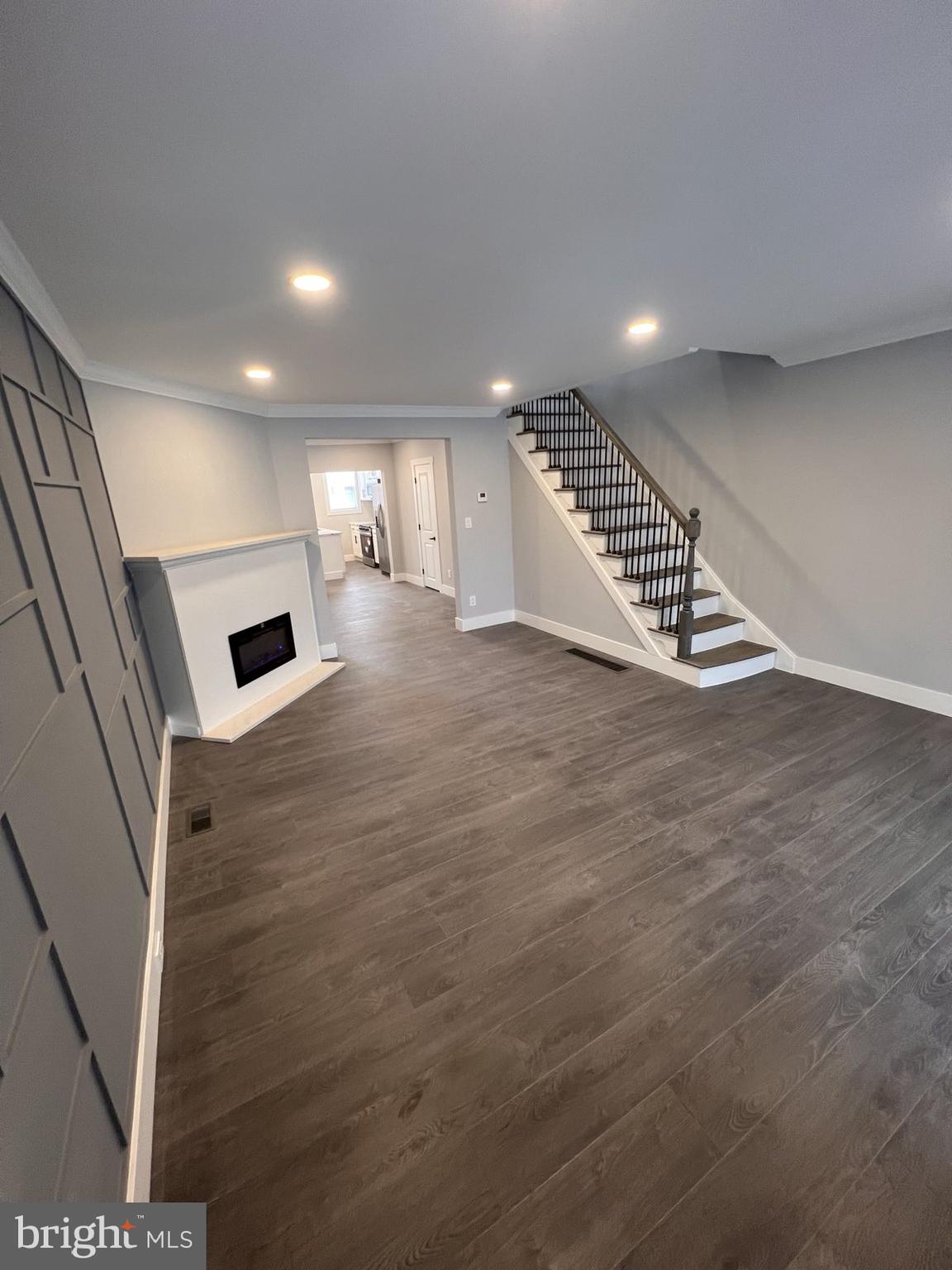 WEST OAK LANE - Residential