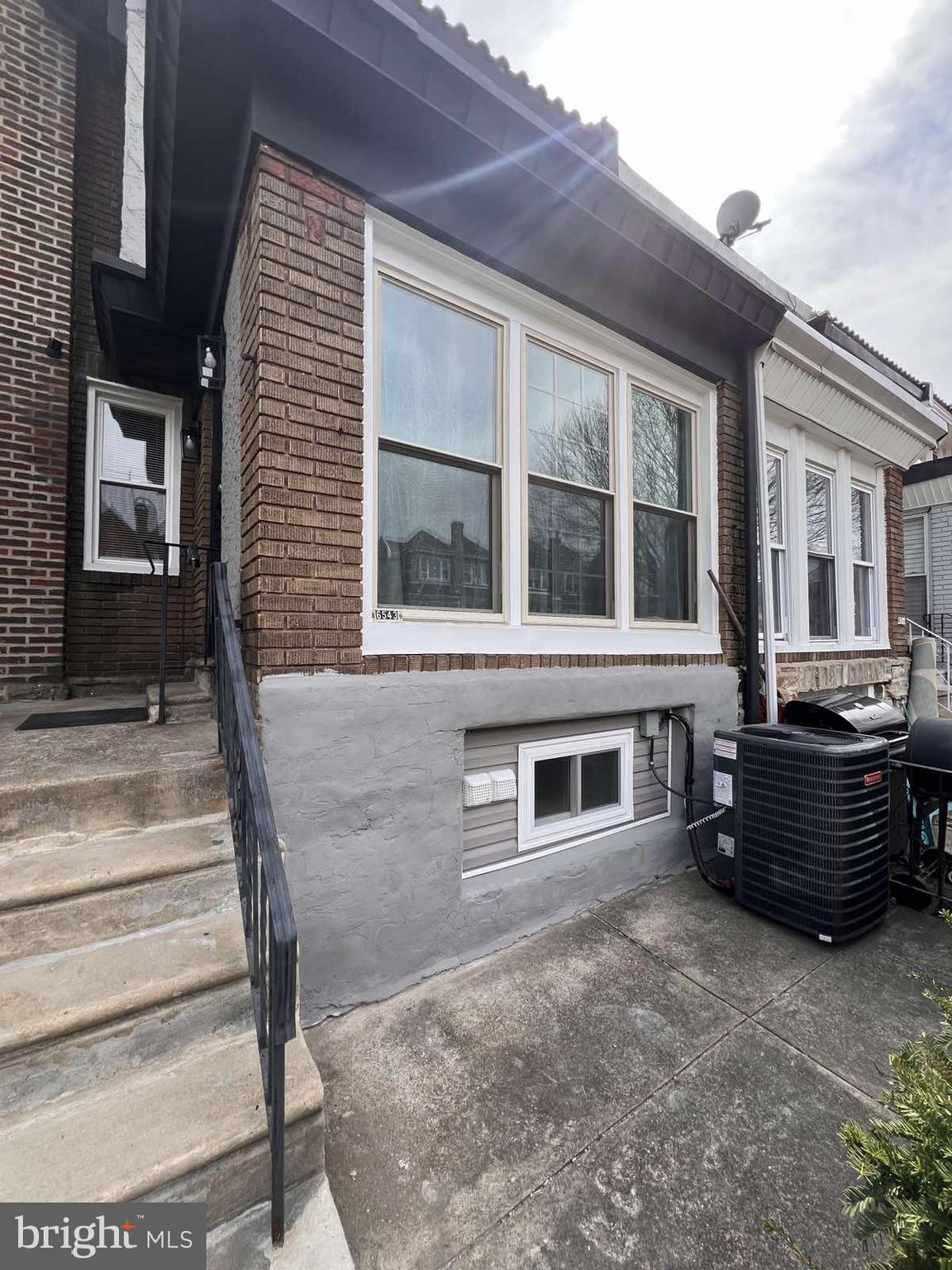 WEST OAK LANE - Residential