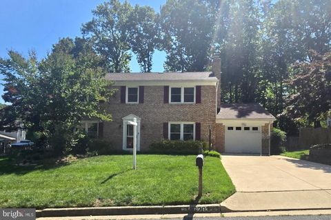 Photo of 16203 Dartmoor Drive, DUMFRIES, VA 22025 (MLS # VAPW2120118)