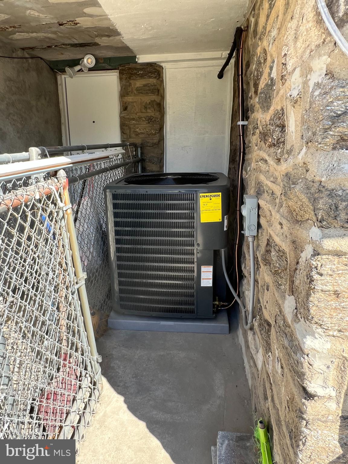 LAWNCREST - Residential