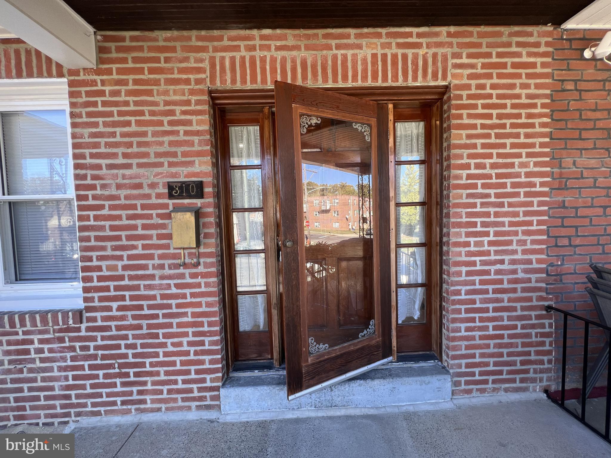 LAWNCREST - Residential