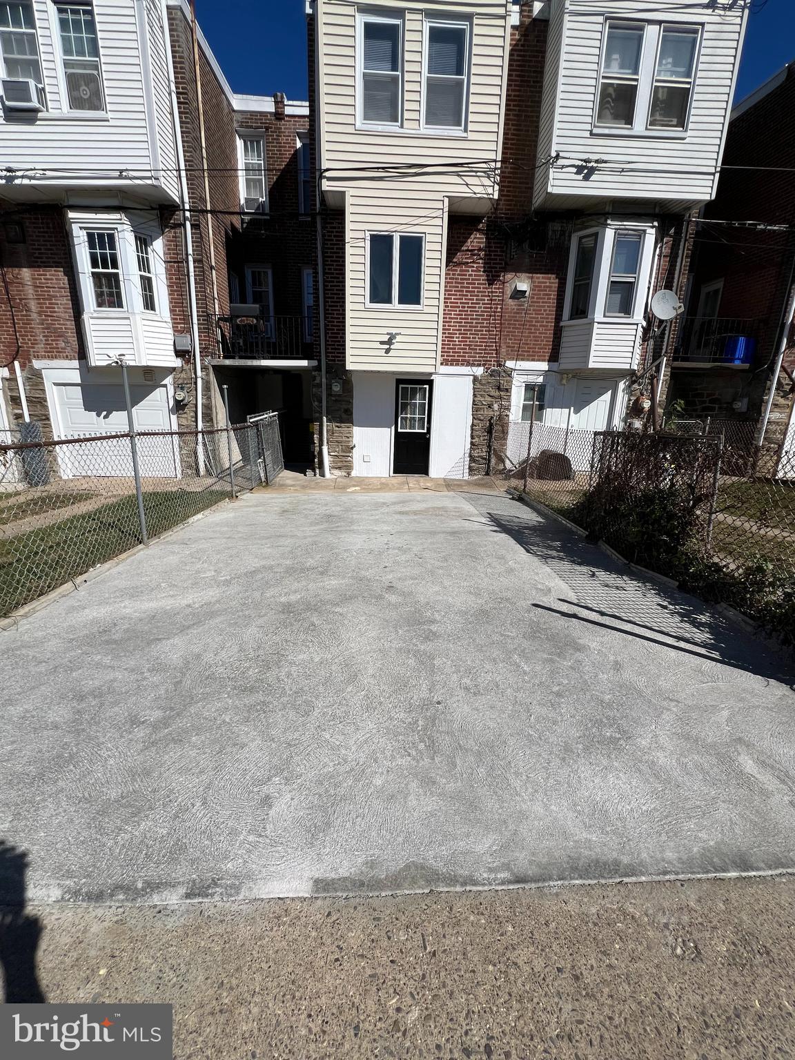 LAWNCREST - Residential