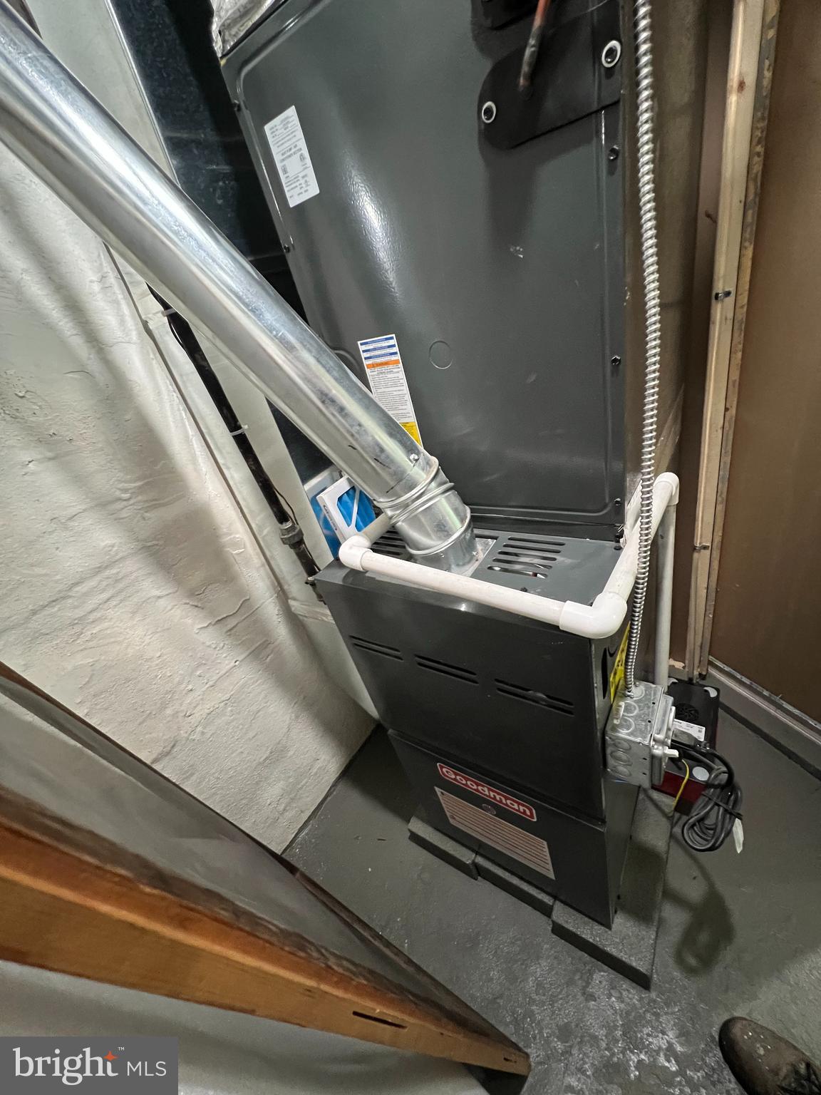 LAWNCREST - Residential