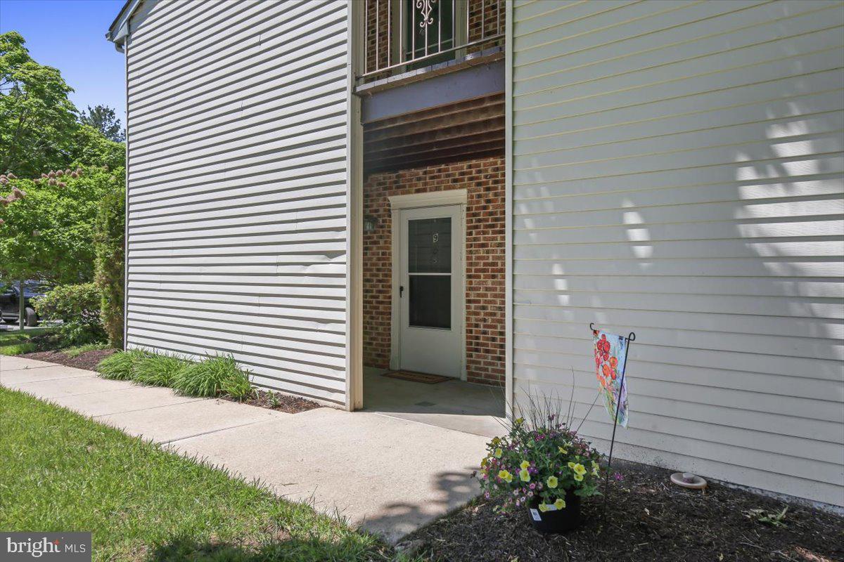 9 VILLAGE COURT