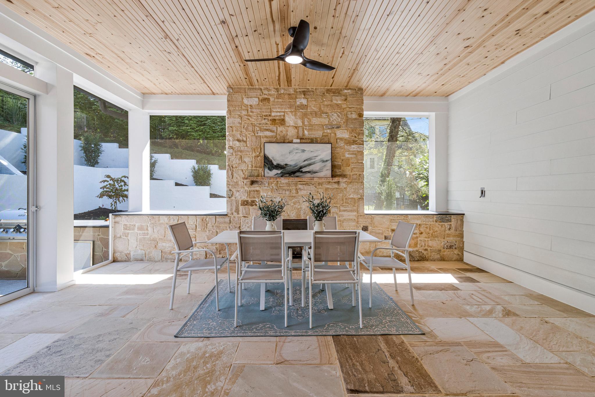 BRADLEY HILLS - Residential