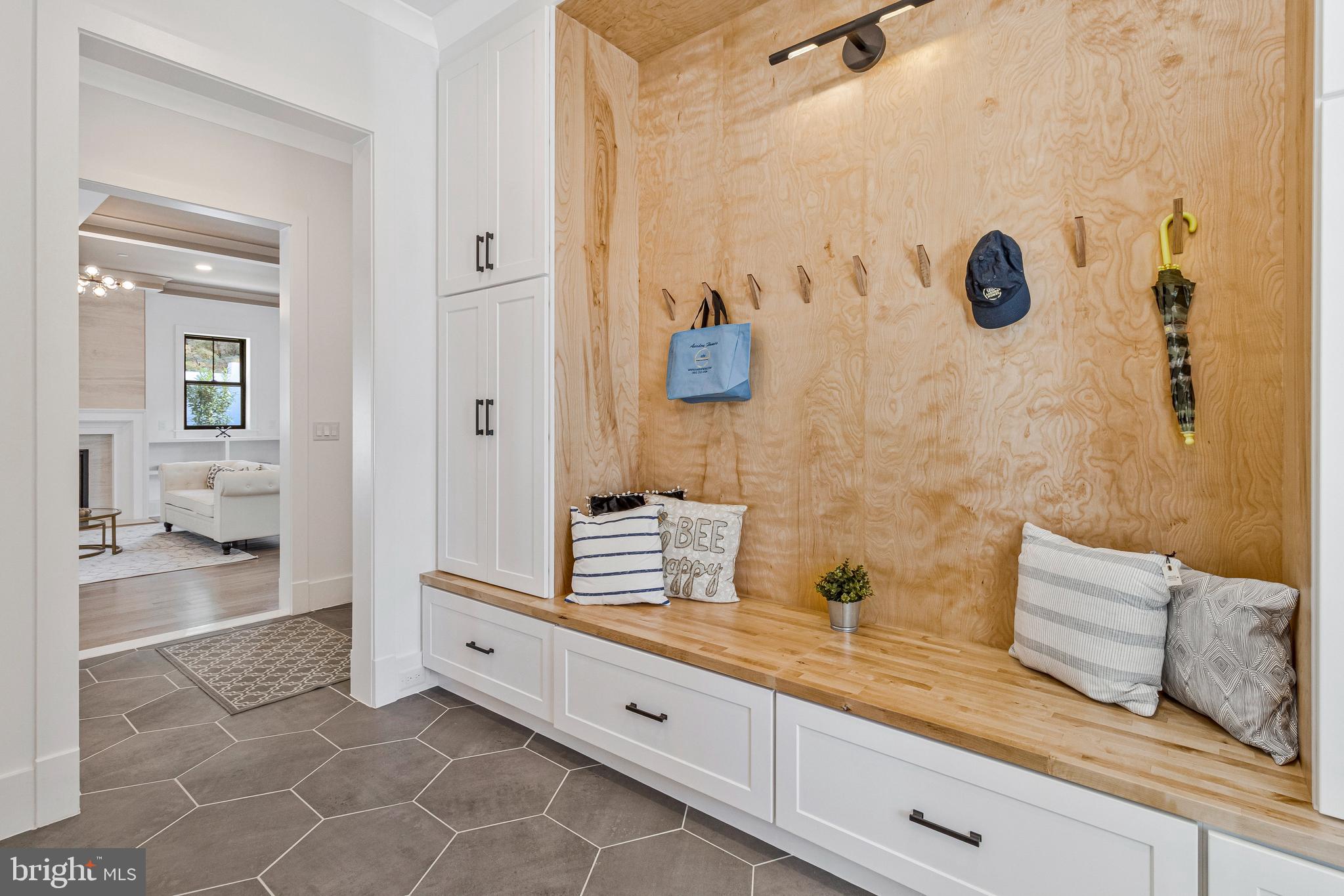 BRADLEY HILLS - Residential