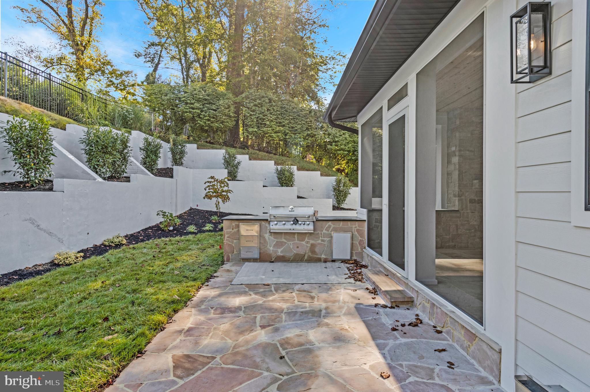 BRADLEY HILLS - Residential