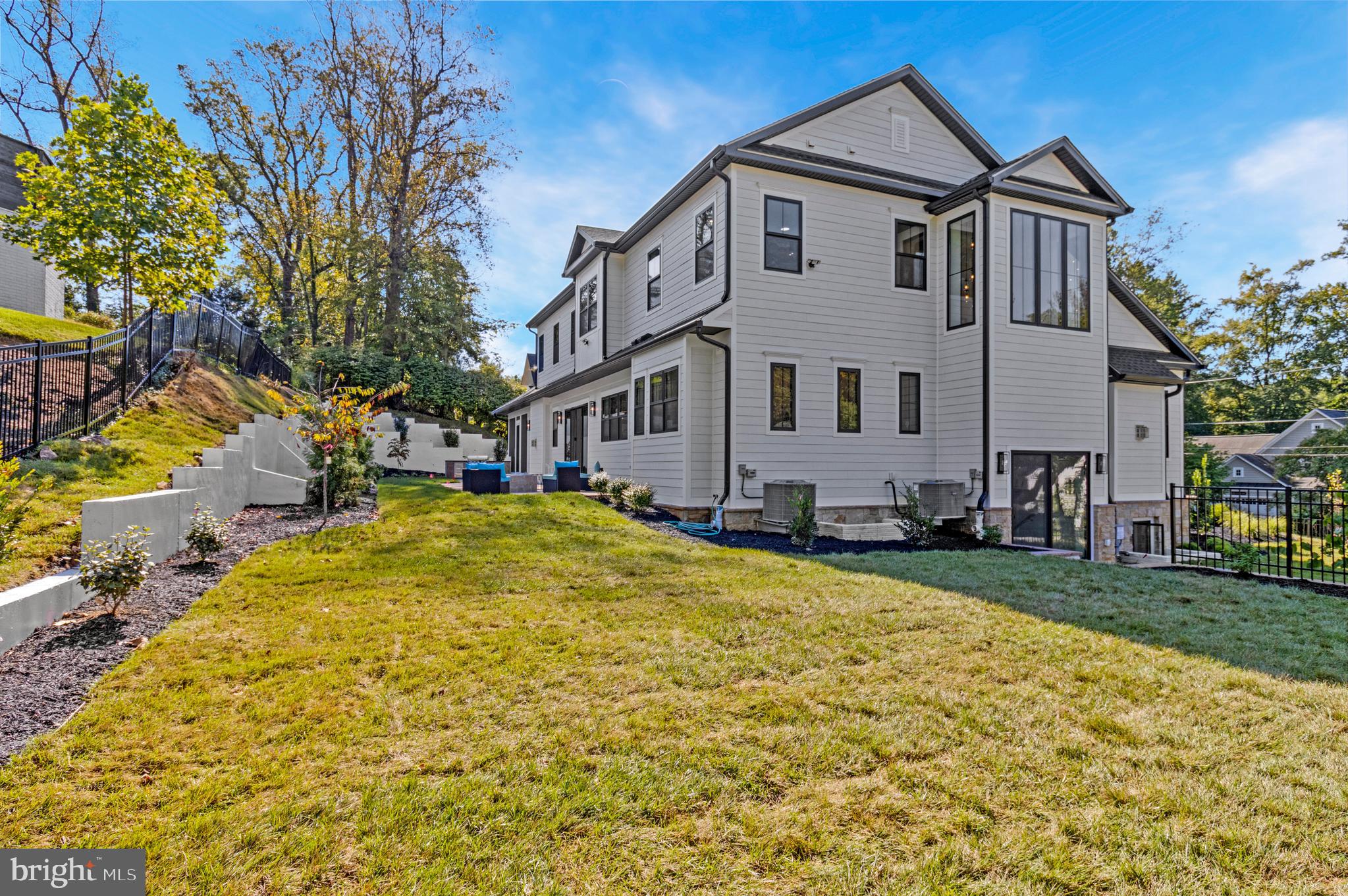 BRADLEY HILLS - Residential