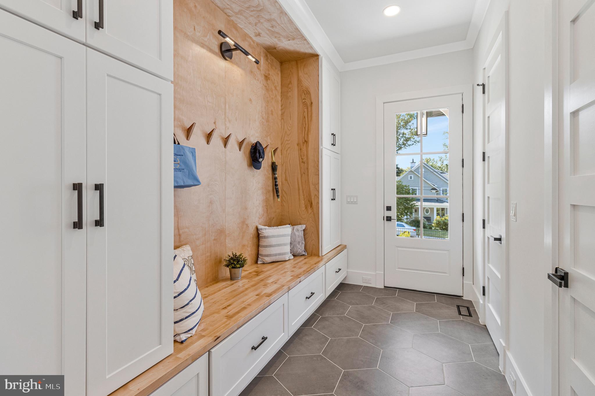 BRADLEY HILLS - Residential