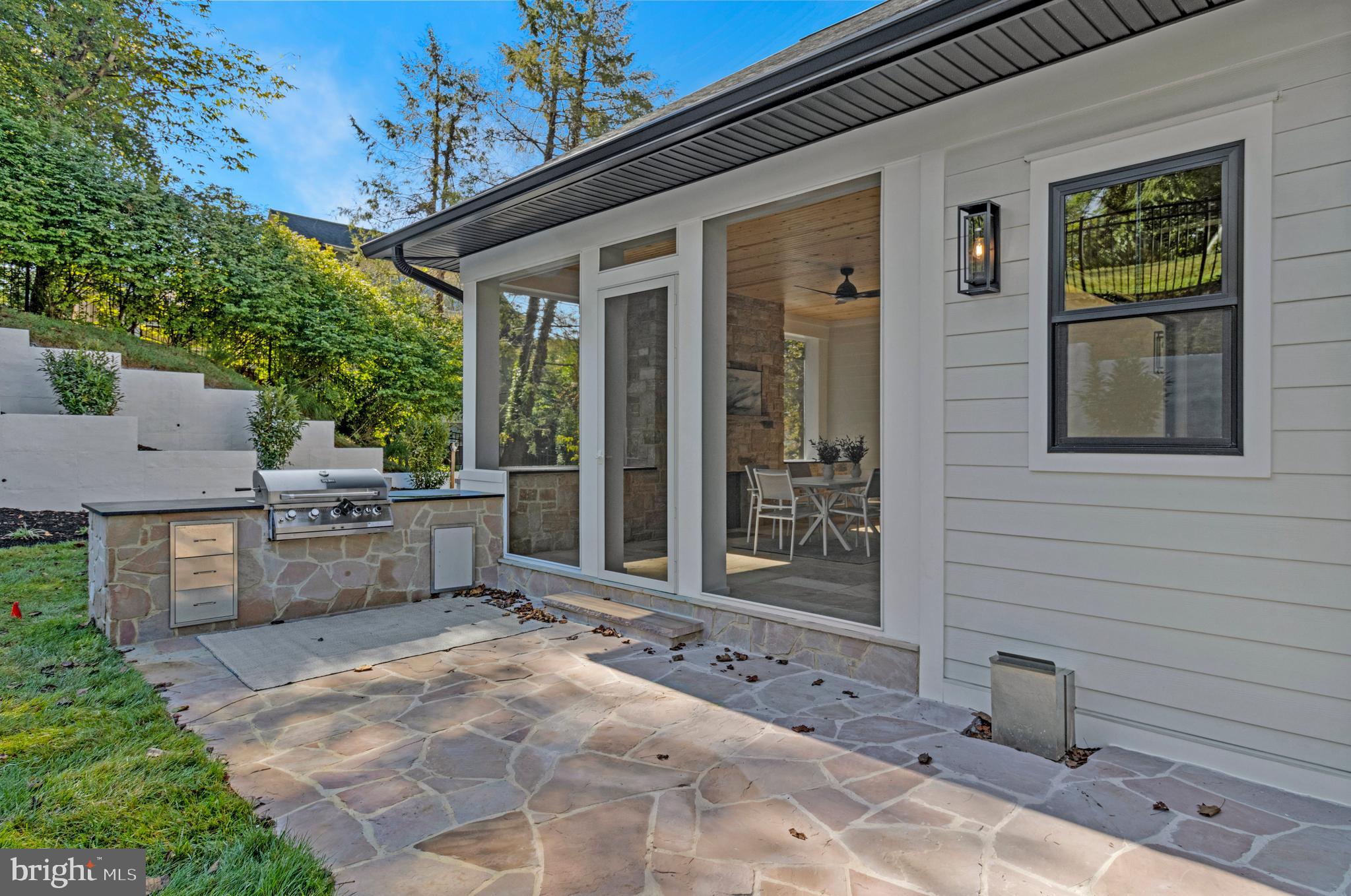 BRADLEY HILLS - Residential