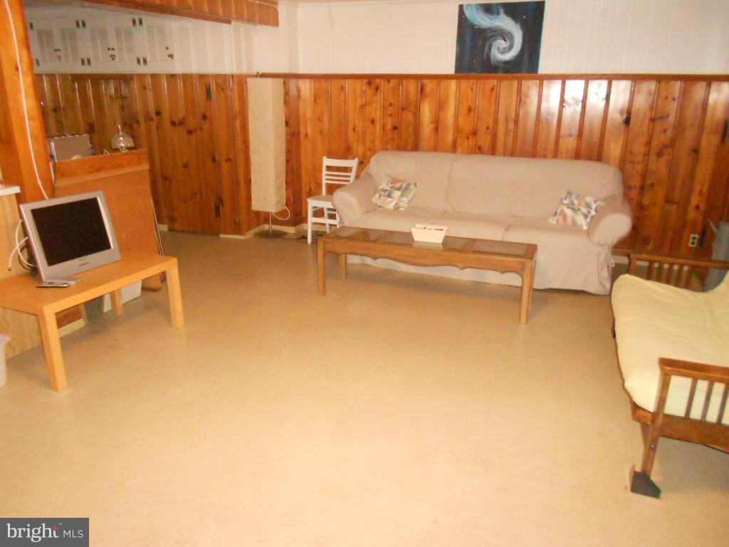 EDNOR GARDENS HISTORIC DISTRICT - Residential Lease