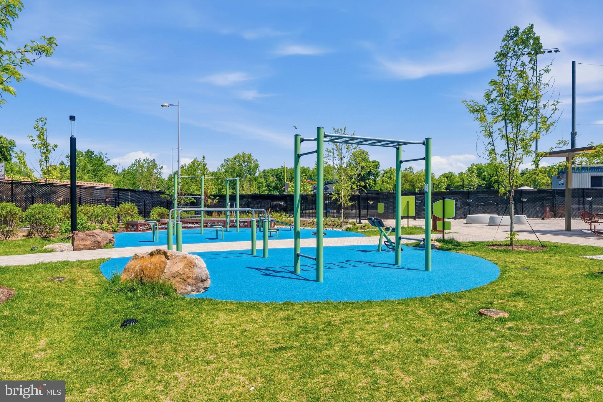 GATES OF MCLEAN - Residential