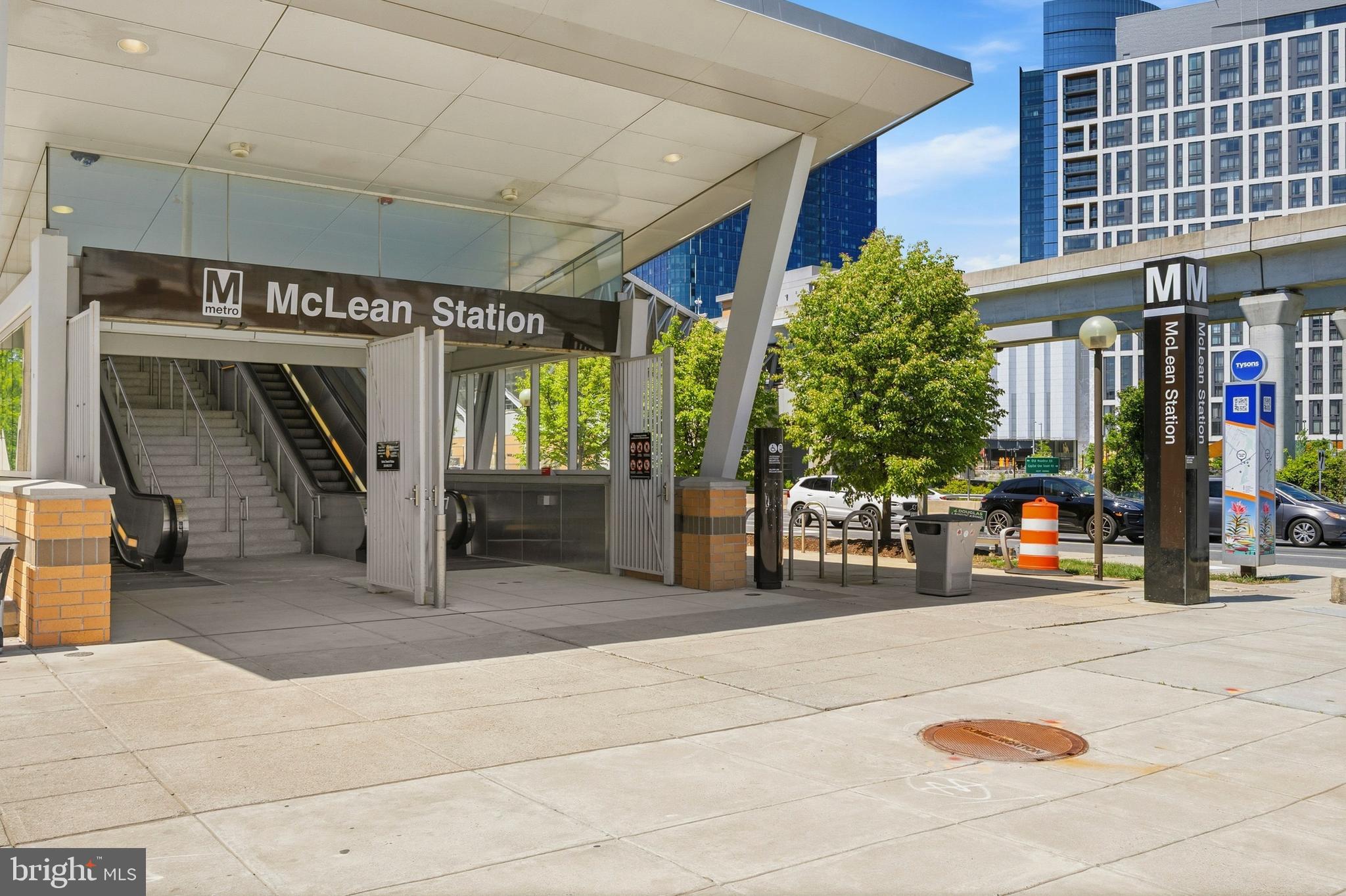 GATES OF MCLEAN - Residential