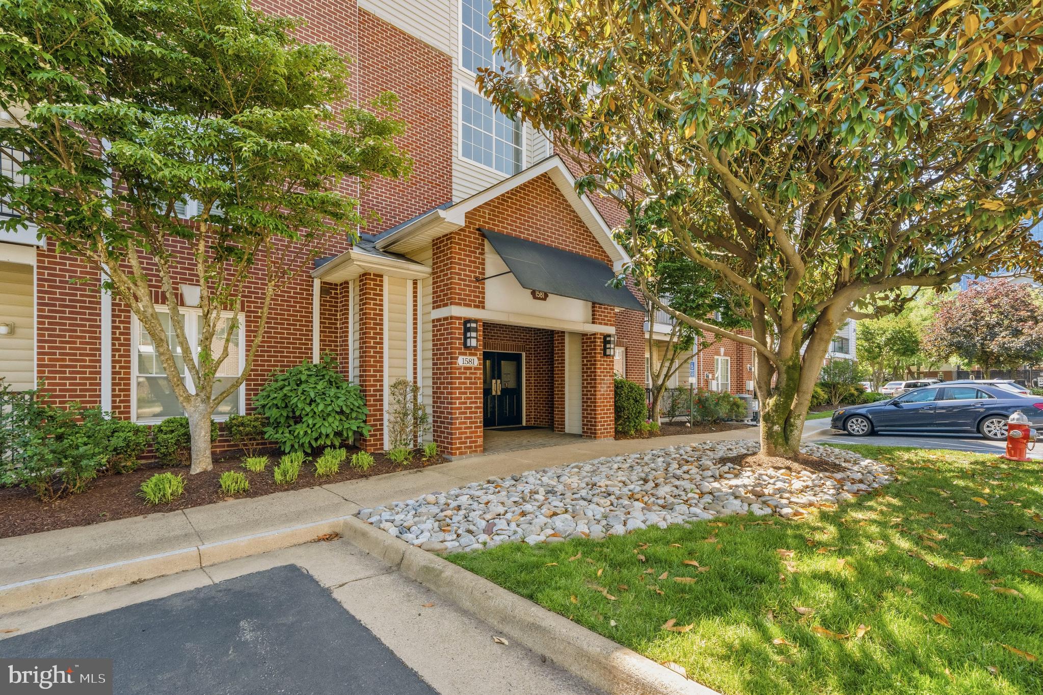 1581 SPRING GATE DRIVE 5307