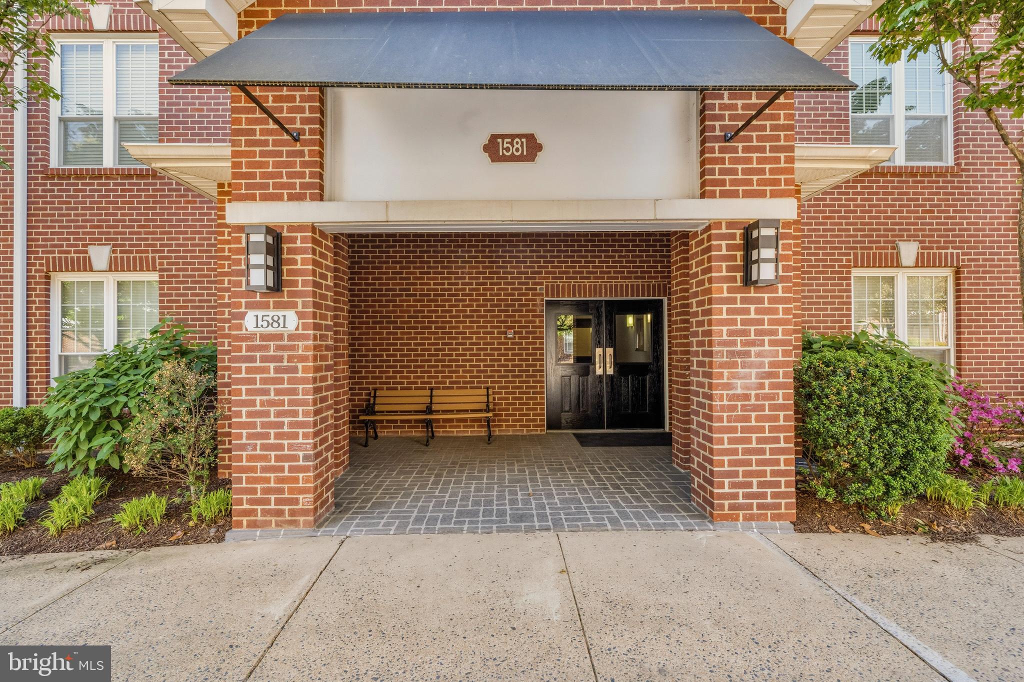 1581 SPRING GATE DRIVE 5307