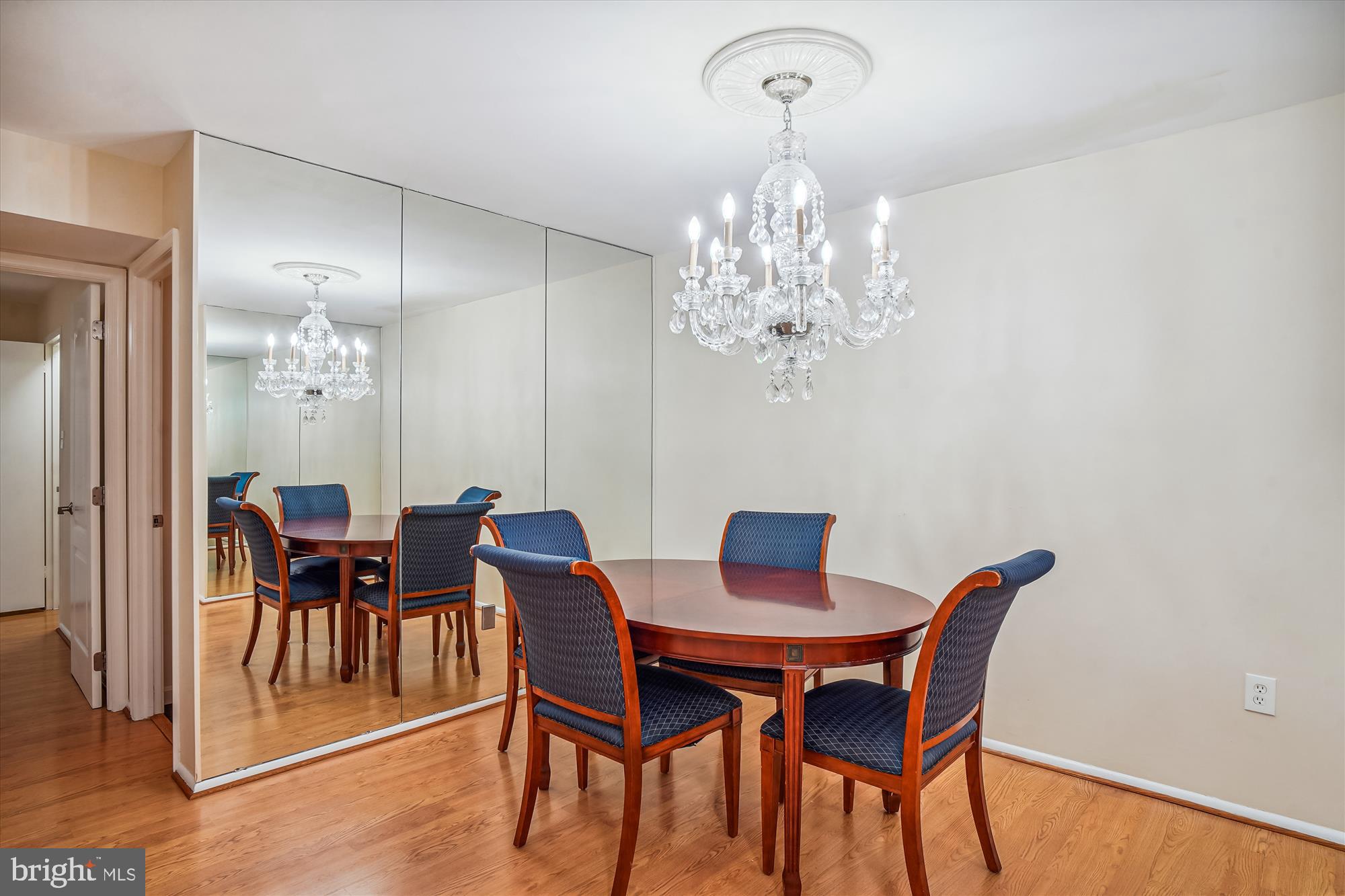 HYDE PARK - Residential Lease