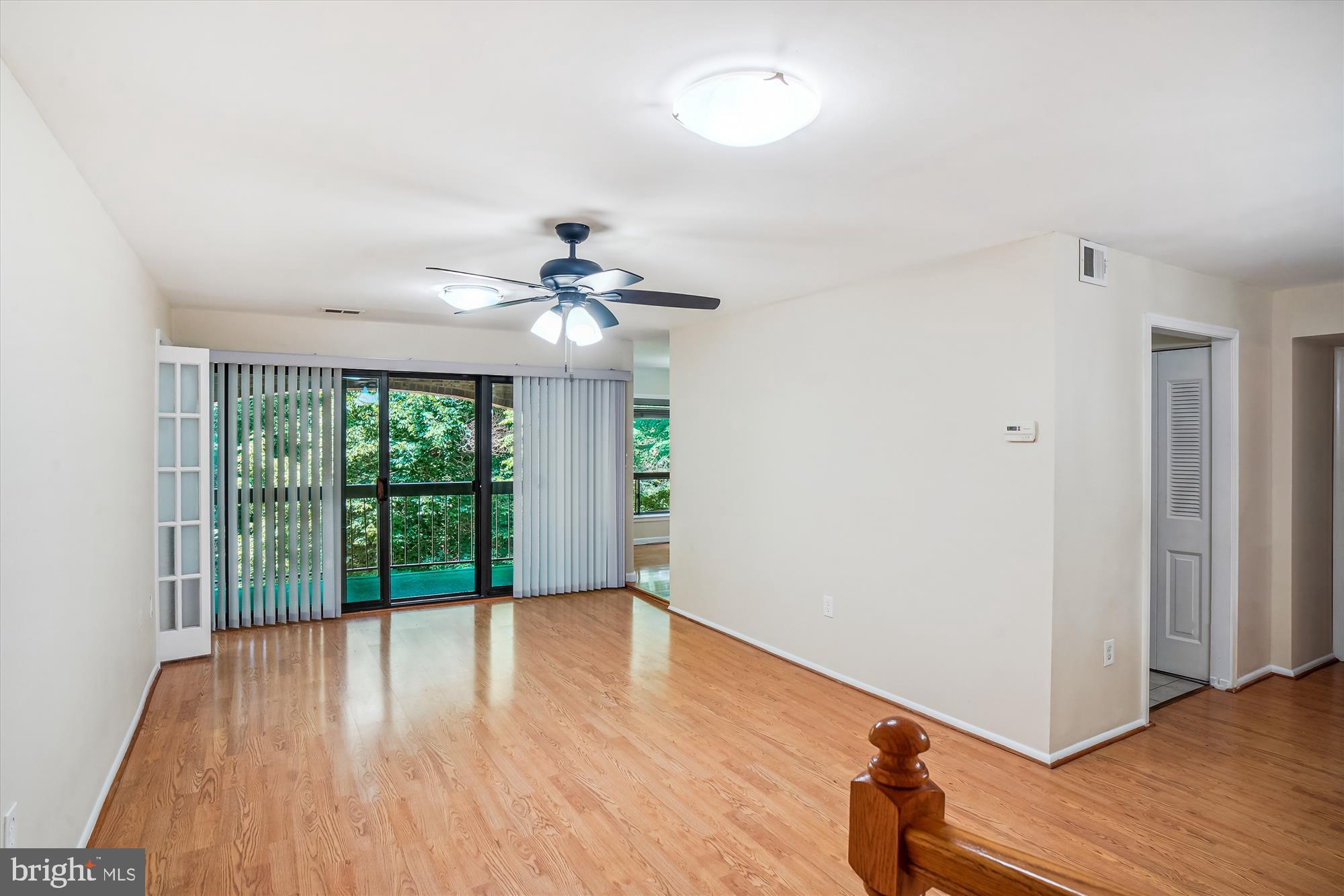 HYDE PARK - Residential Lease