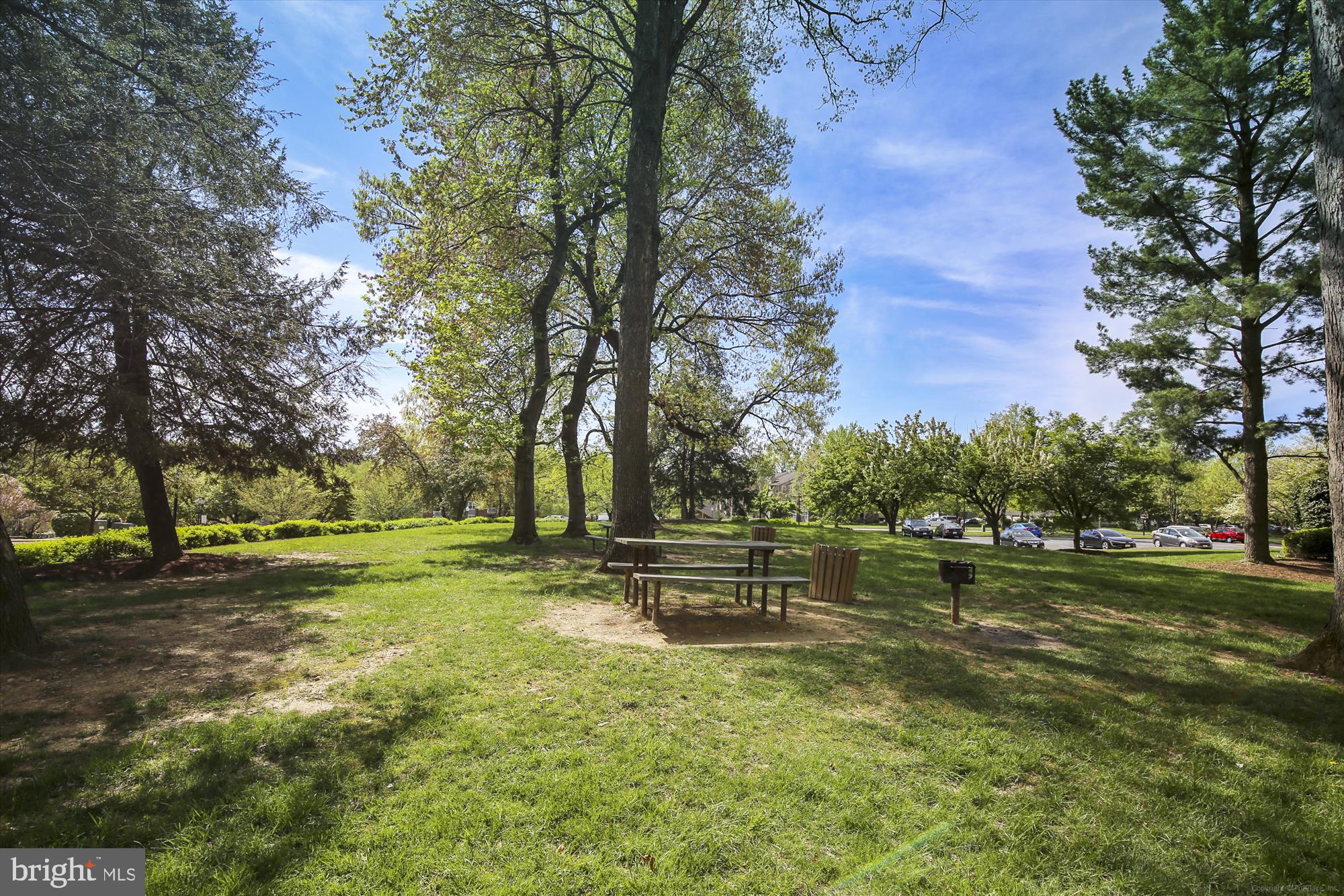 HYDE PARK - Residential Lease