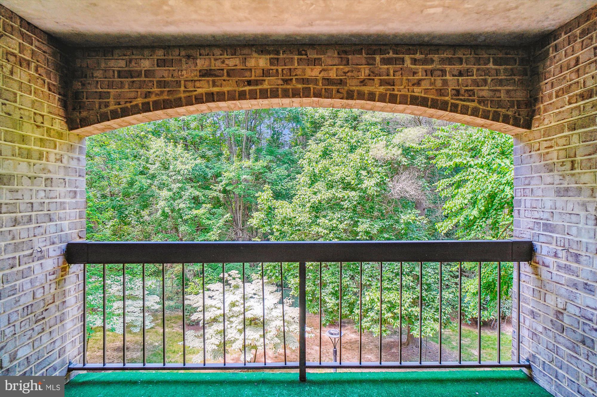 HYDE PARK - Residential Lease