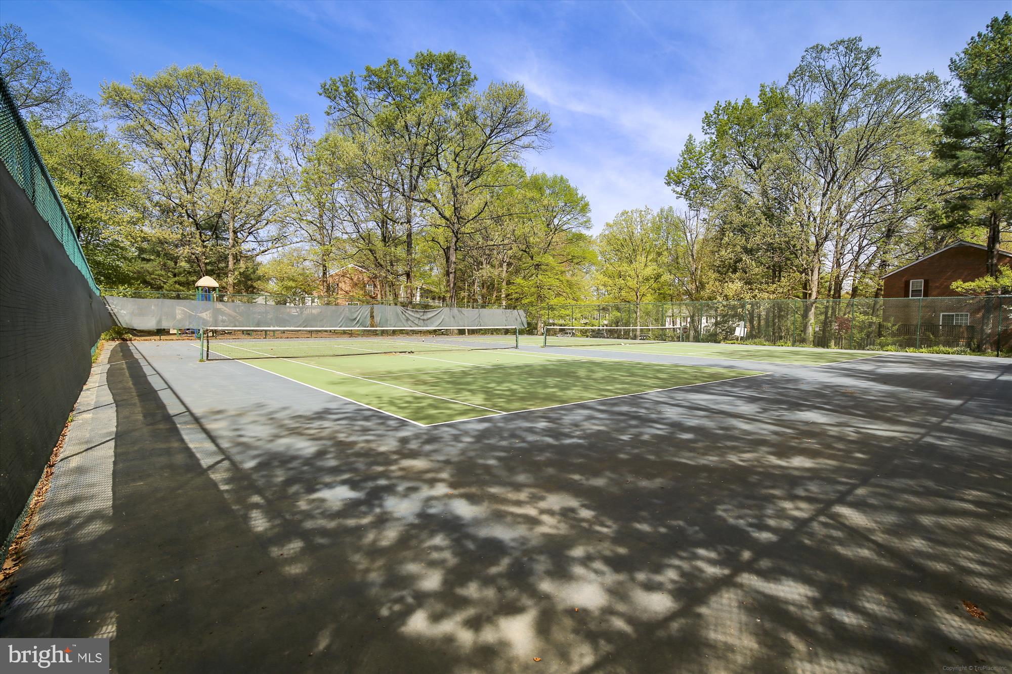 HYDE PARK - Residential Lease