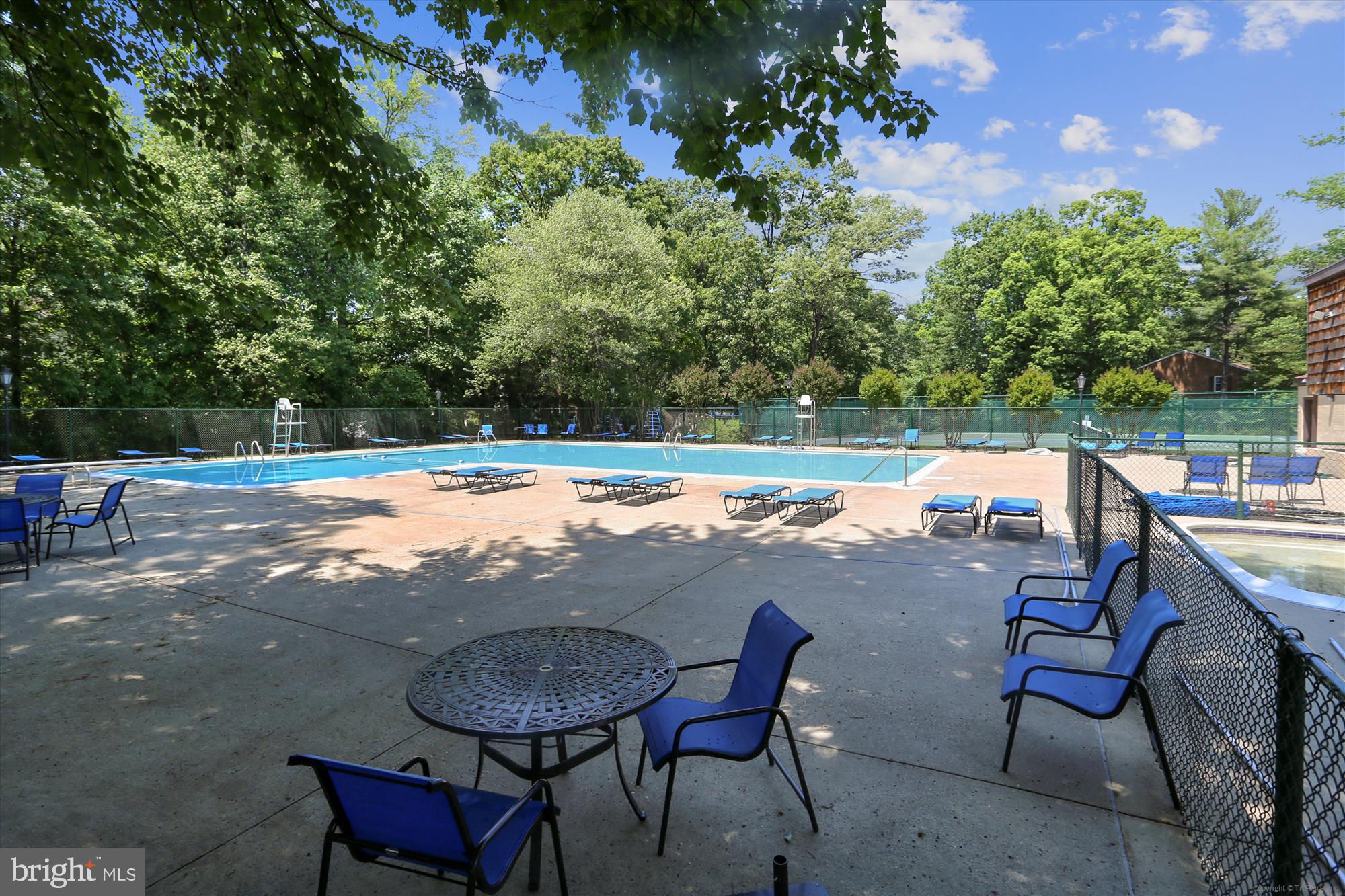 HYDE PARK - Residential Lease