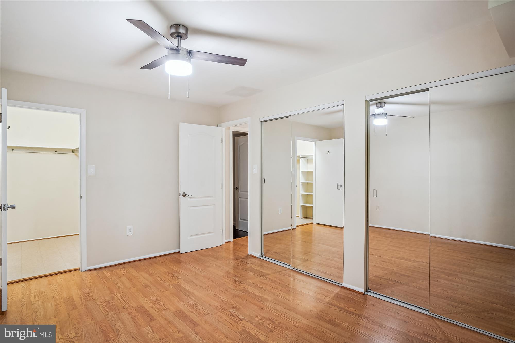 HYDE PARK - Residential Lease