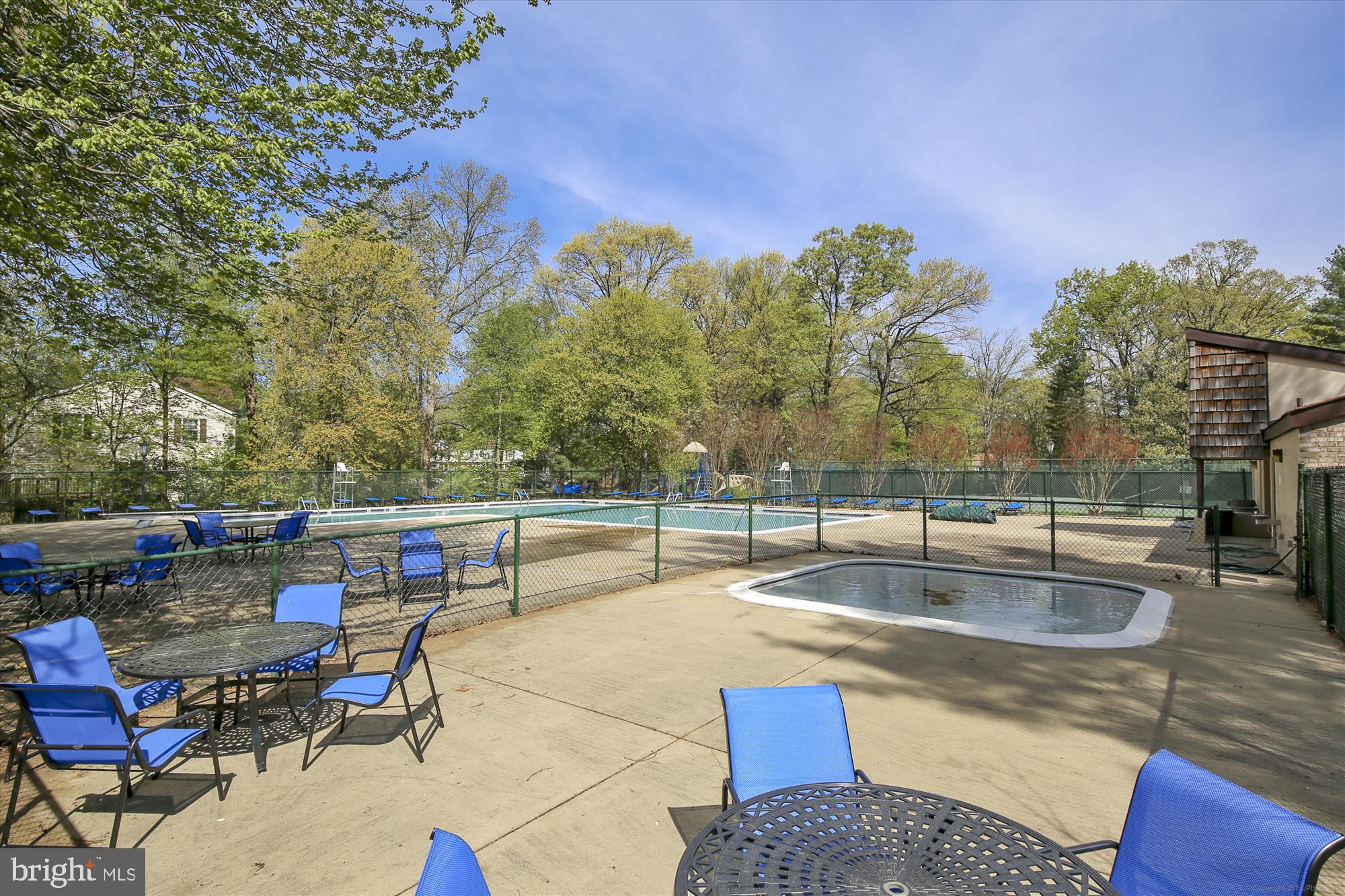 HYDE PARK - Residential Lease