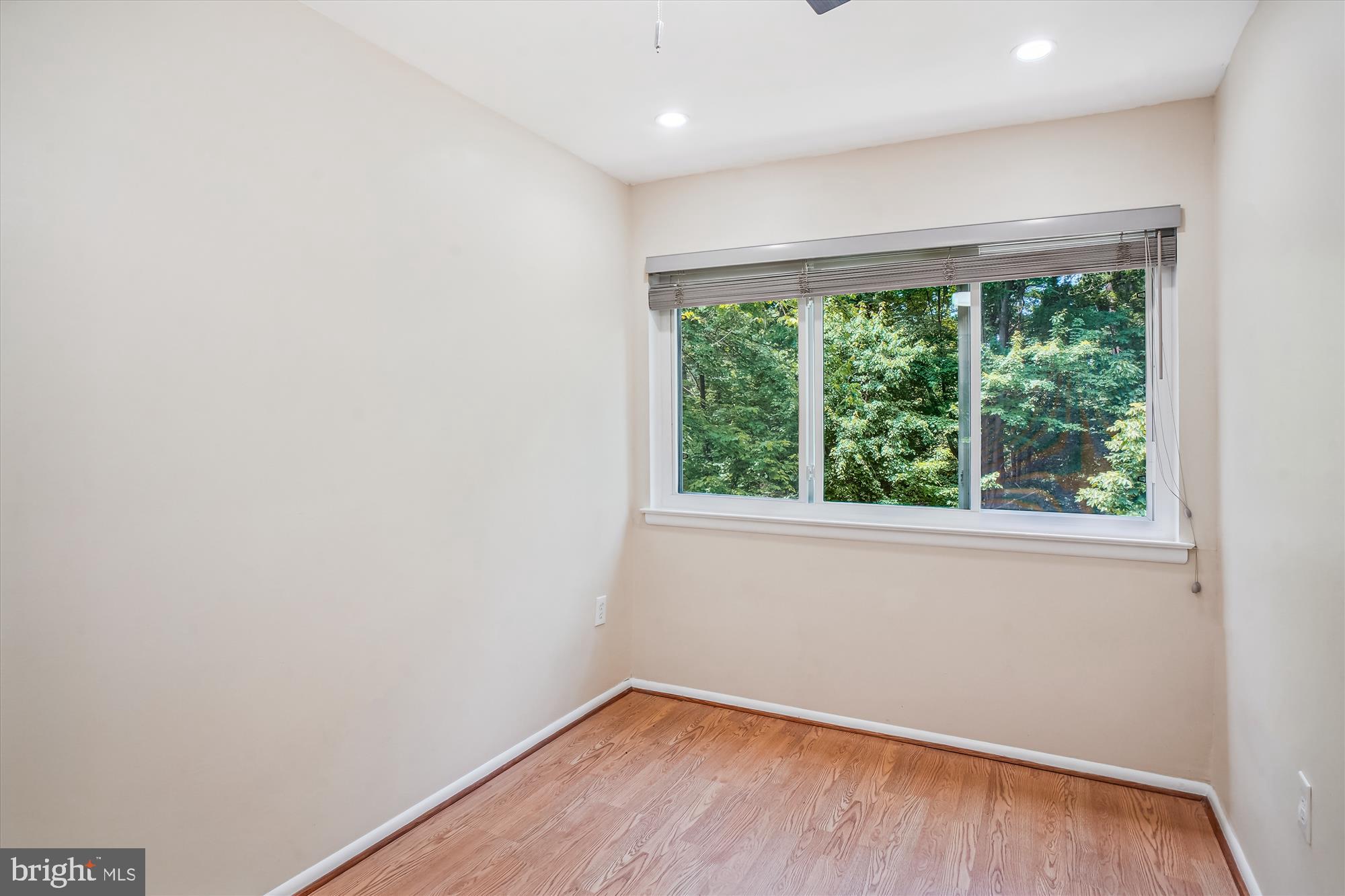 HYDE PARK - Residential Lease