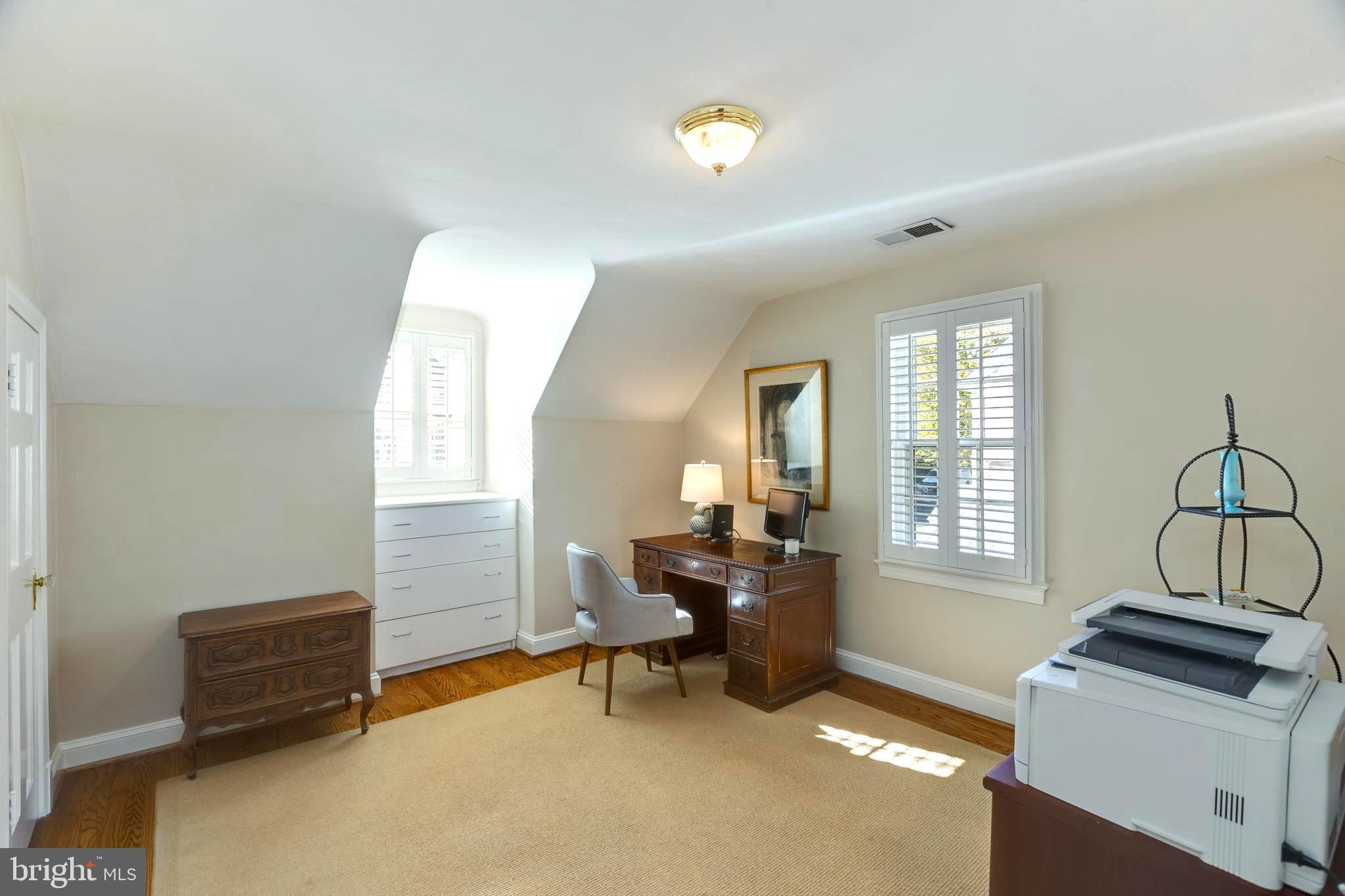 SUMMIT VEITCH - Residential