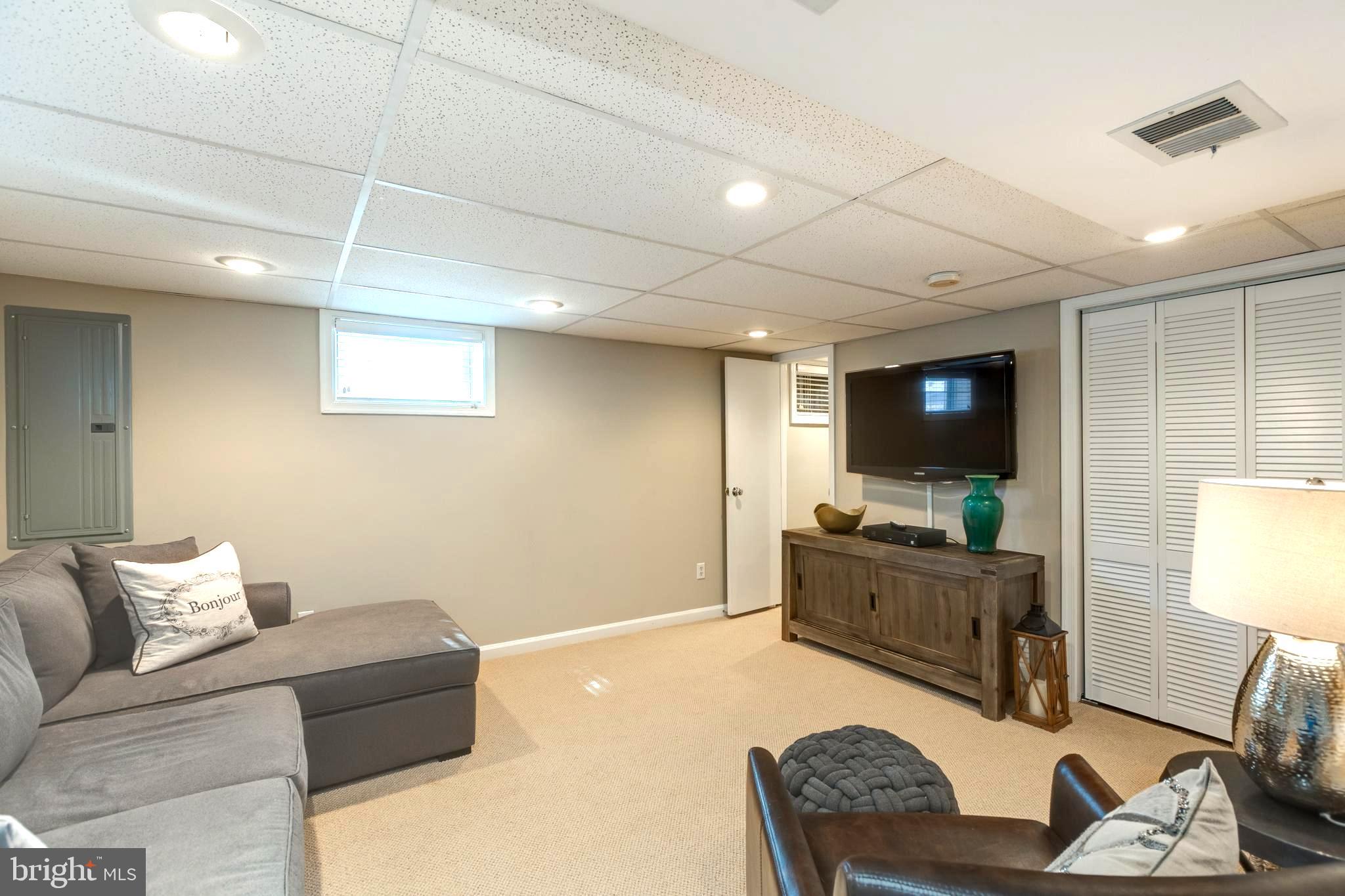 SUMMIT VEITCH - Residential