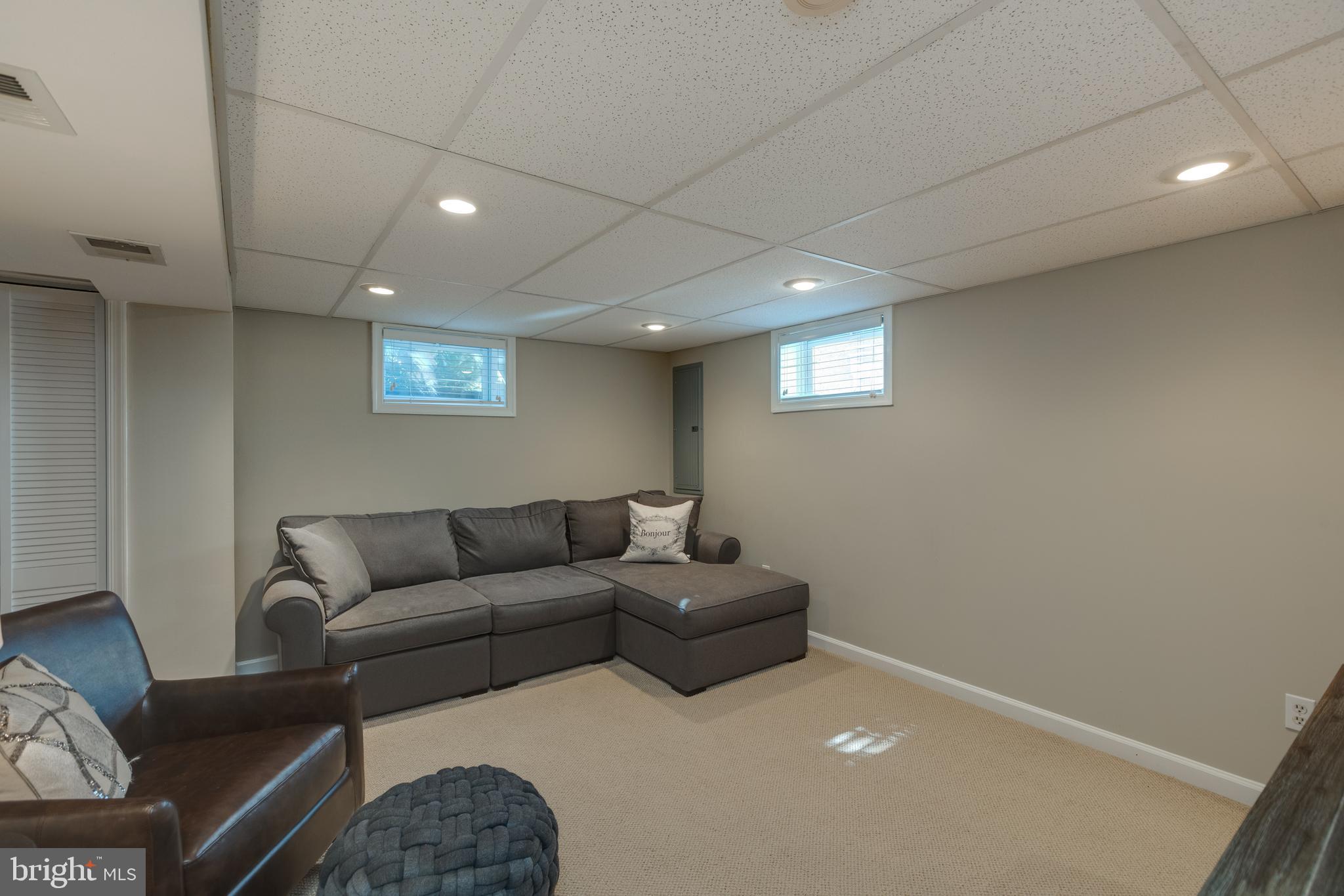 SUMMIT VEITCH - Residential