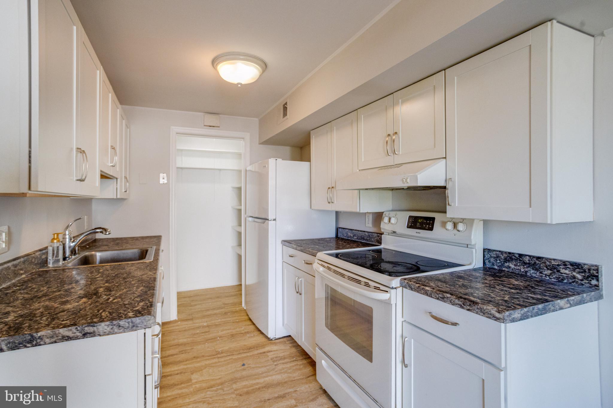BROOKSHIRE - Residential