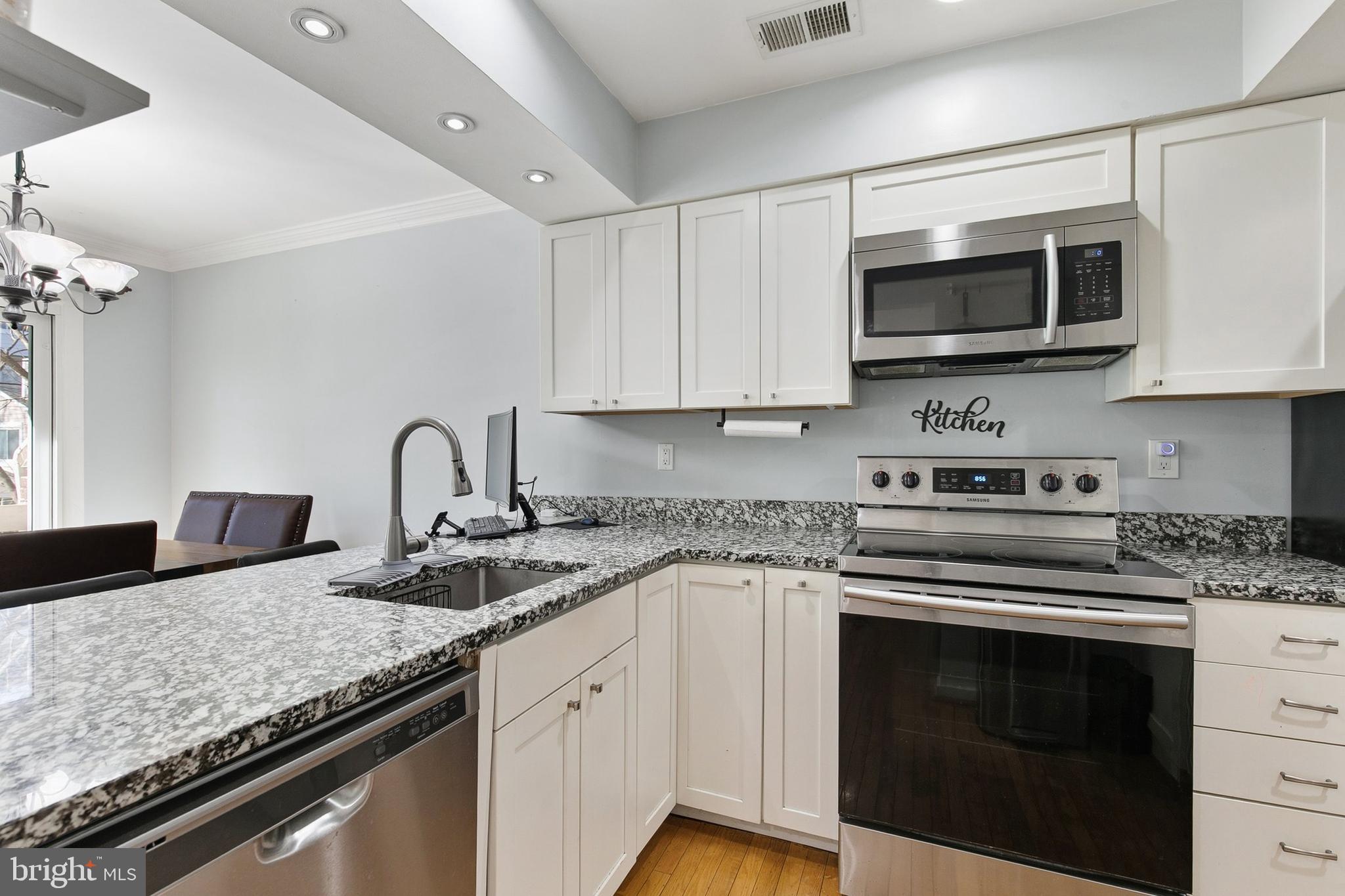 DOCKSIDE - Residential