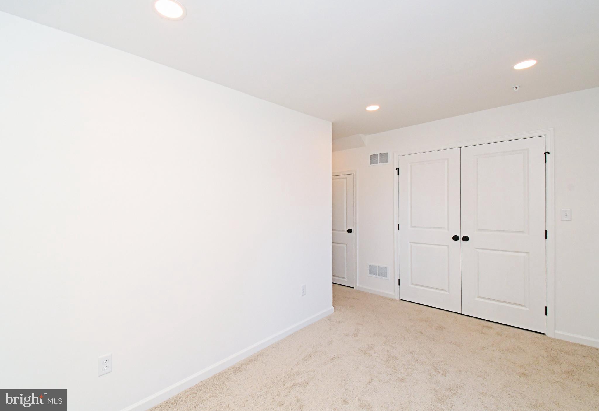 FAIRVIEW SQUARE - Residential Lease